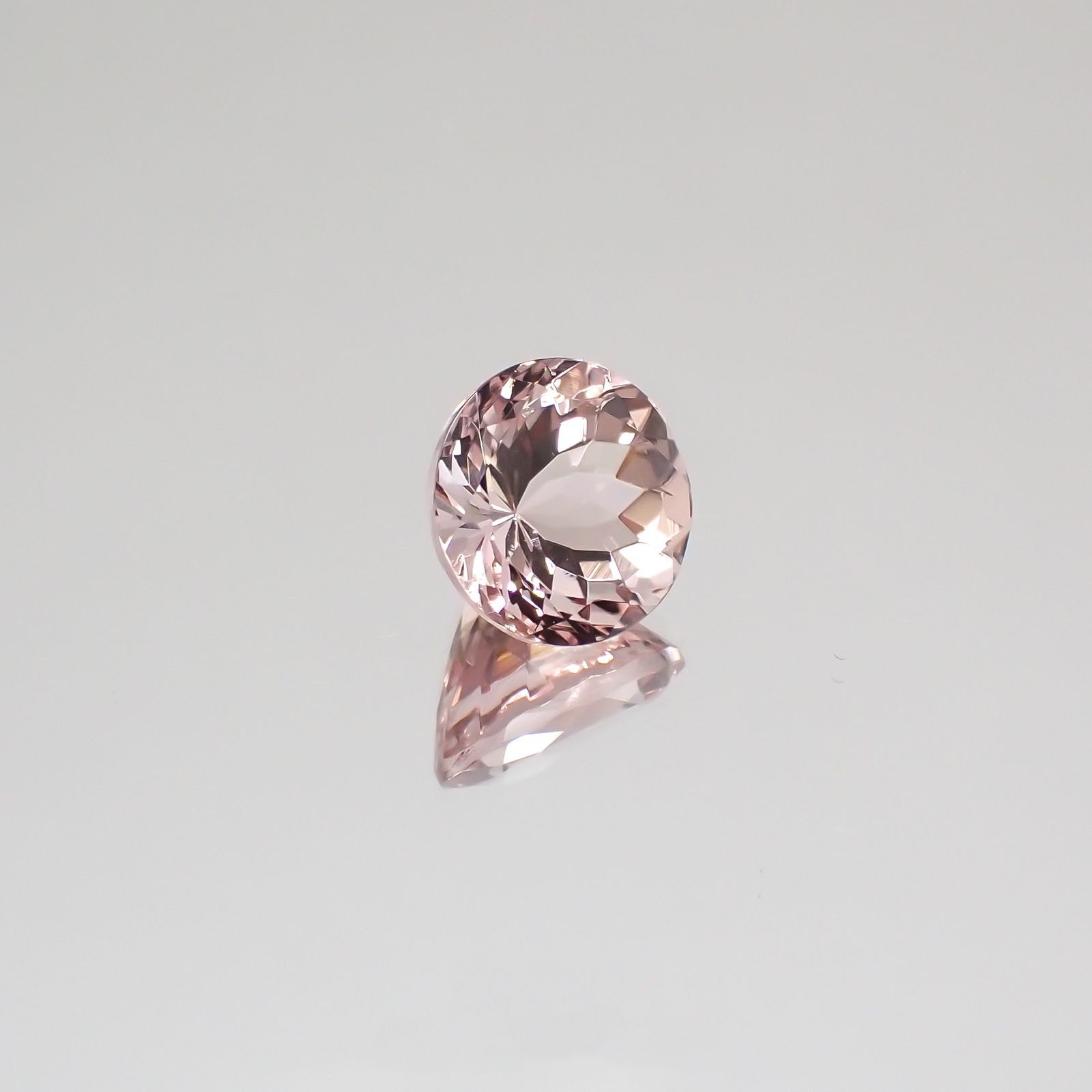 モルガナイト(宝石名モルガナイト) ナイジェリア産 2.055ct ソ付(日独)[210510838]8.2×8.1mm前後