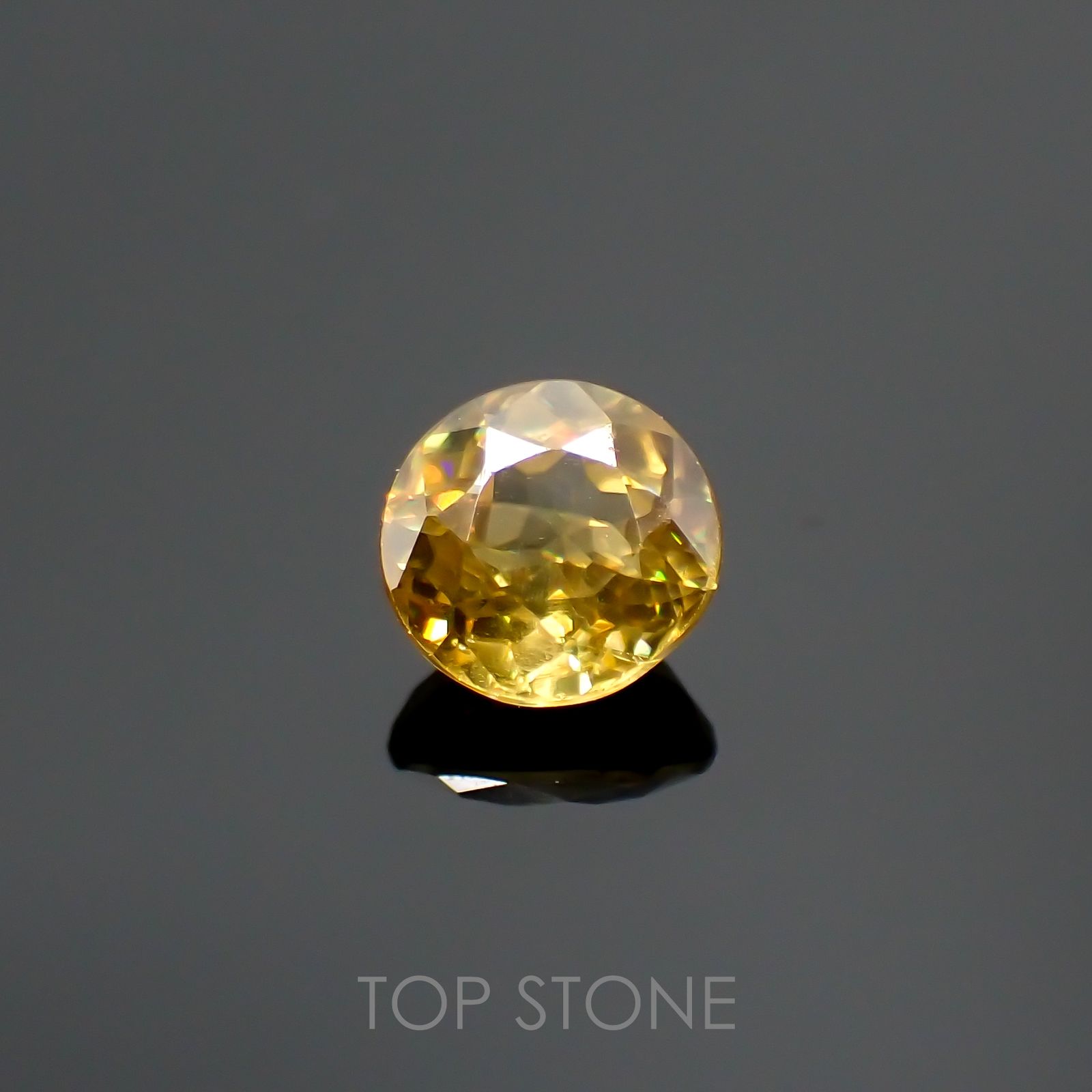 ゴールデンスフェーン(宝石名スフェーン) マダガスカル産 0.55ct 識別済[210812764]4.8×4.8mm前後