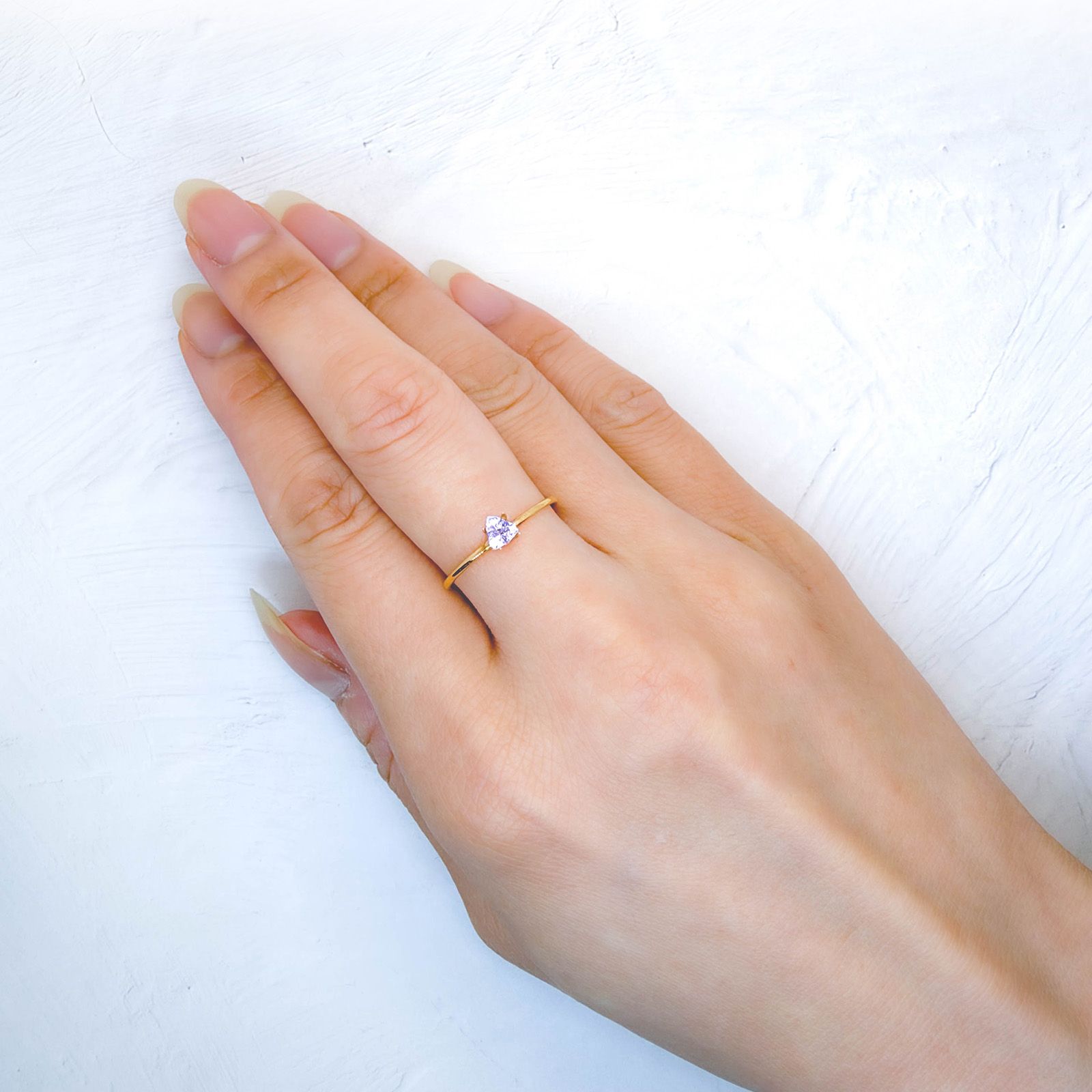 ラベンダーゾイサイト(宝石名ゾイサイト)タンザニア産 識別済 0.25ct / 4x4.1mm前後 [260915063]