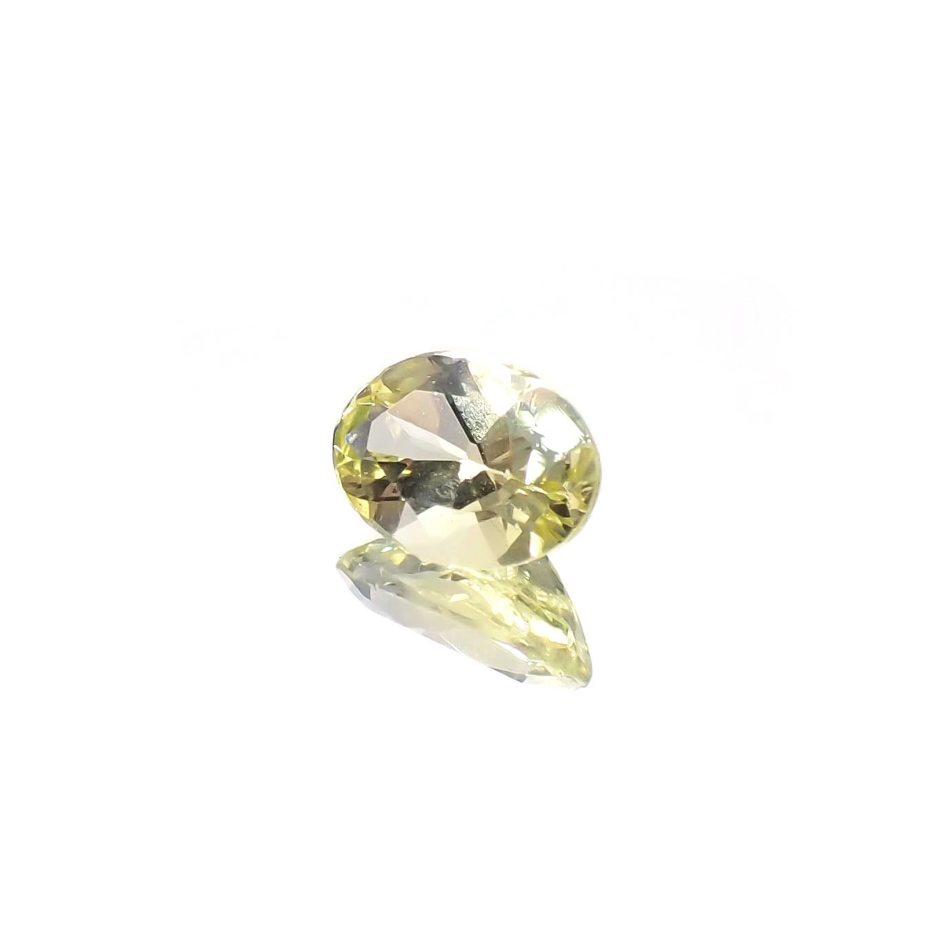 イエローダンビュライト タンザニア産 0.67ct[240125463]7x4.9mm前後