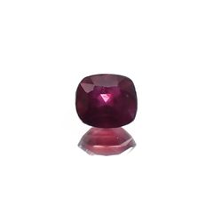 ルビー 非加熱(宝石名ルビー) マダガスカル産 識別済 0.31ct / 3.9x3.5mm前後 [210711712]