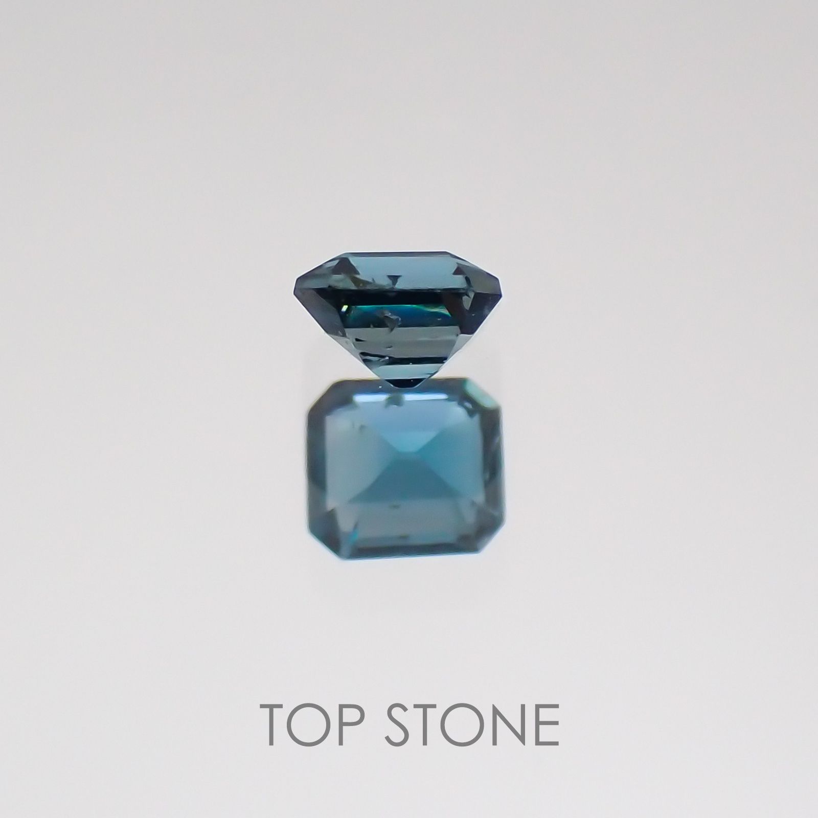 サファリン マダガスカル産 ルース 0.12ct[20128830]2.8×2.5mm前後