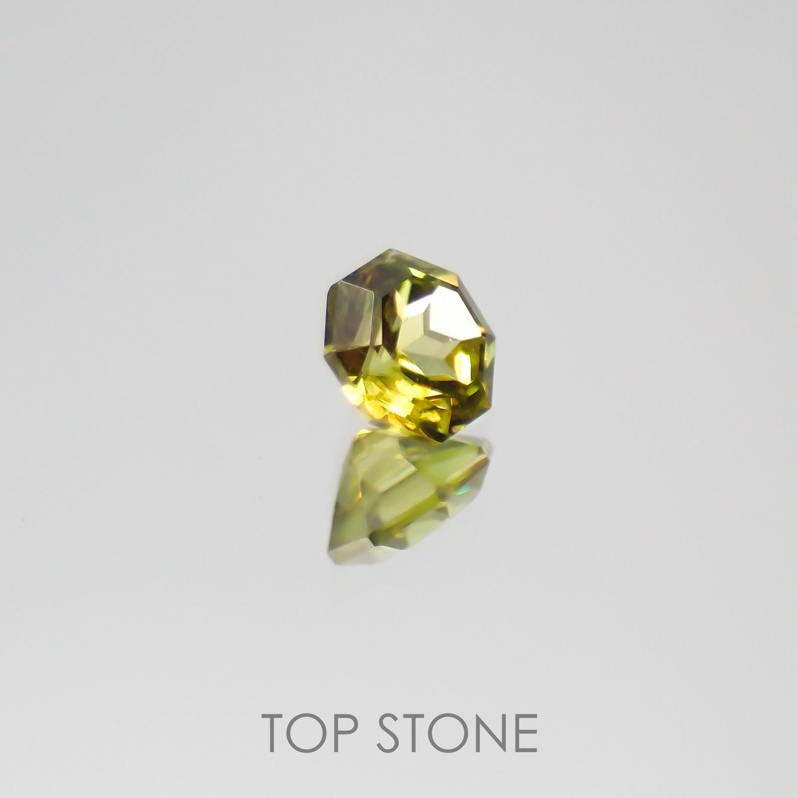 ◇オクタゴンカット◇スフェーン マダガスカル産 ルース 0.12ct[210610961]2.8×2.9mm前後