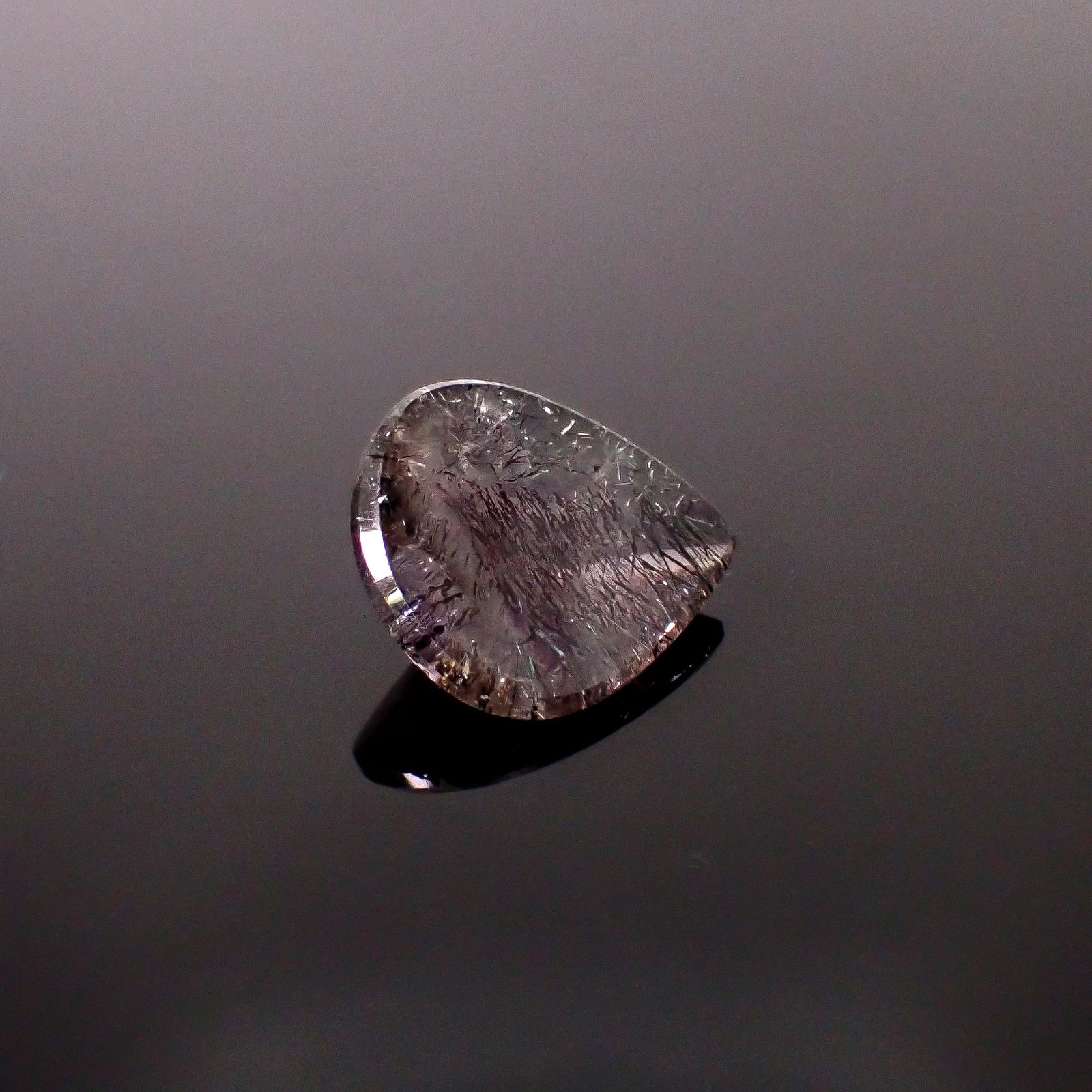 スーパーセブン ブラジル産 33.10ct / 28.4x24.4mm前後 [260231686]