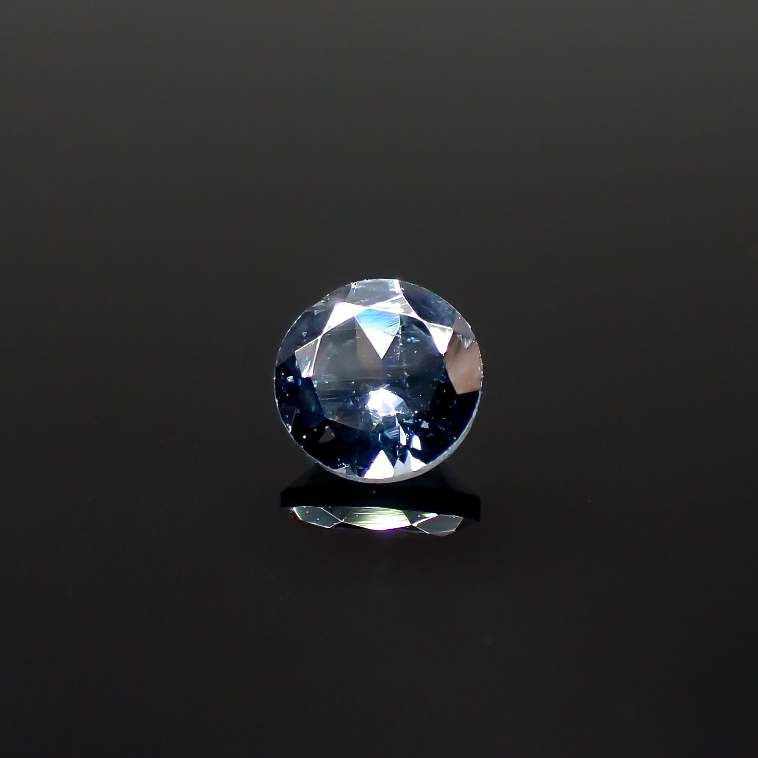 ブルーイッシュグレースピネル タンザニア産 0.28ct[231224880]3.9x3.9mm前後