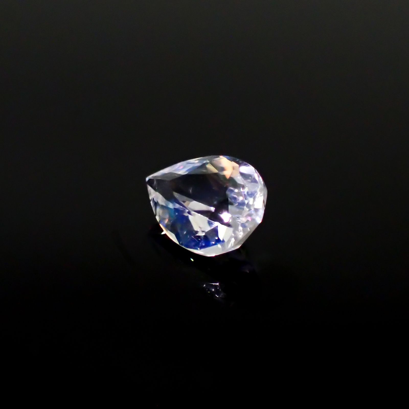 レインボームーンストーン ザンビア産 0.31ct[240828618]5.5x4mm前後