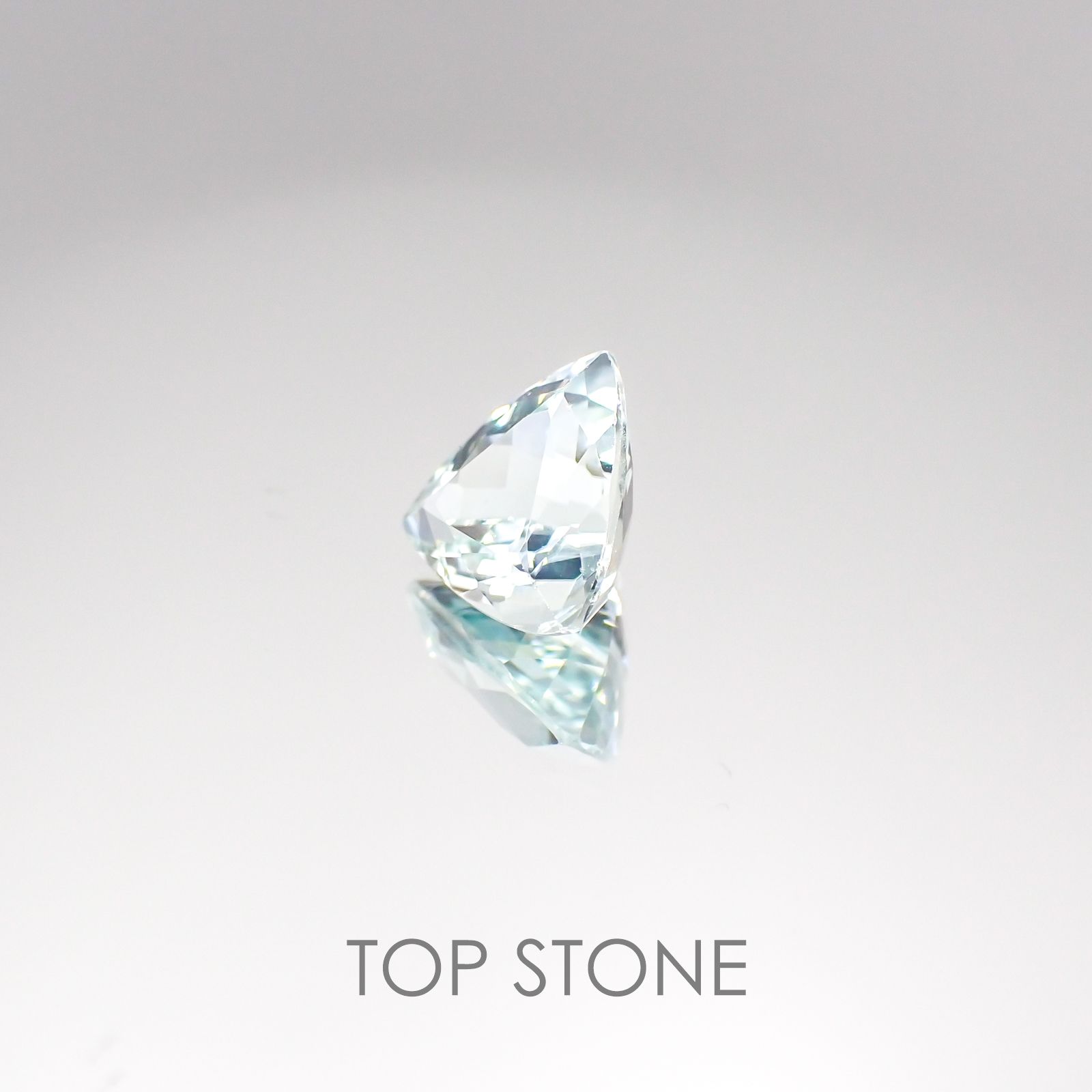 アンブリゴナイト/モンテブラサイト マダガスカル産 ルース 1.92ct[20127383]8.4×8.7mm前後