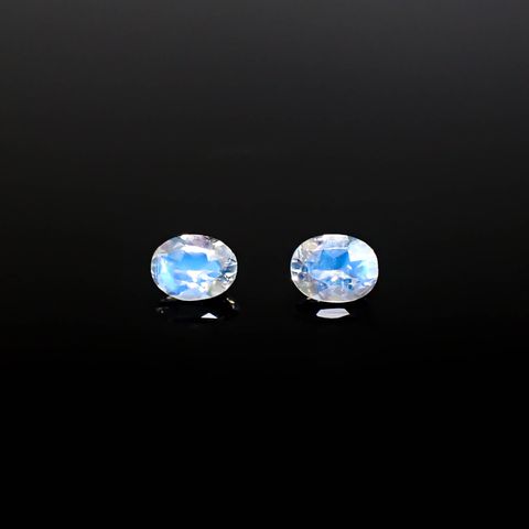 ◇ペアセット◇レインボームーンストーン インド・ビハール産 0.60ct(2pcs合計) 識別済[250430312]5.1x3.9mm前後