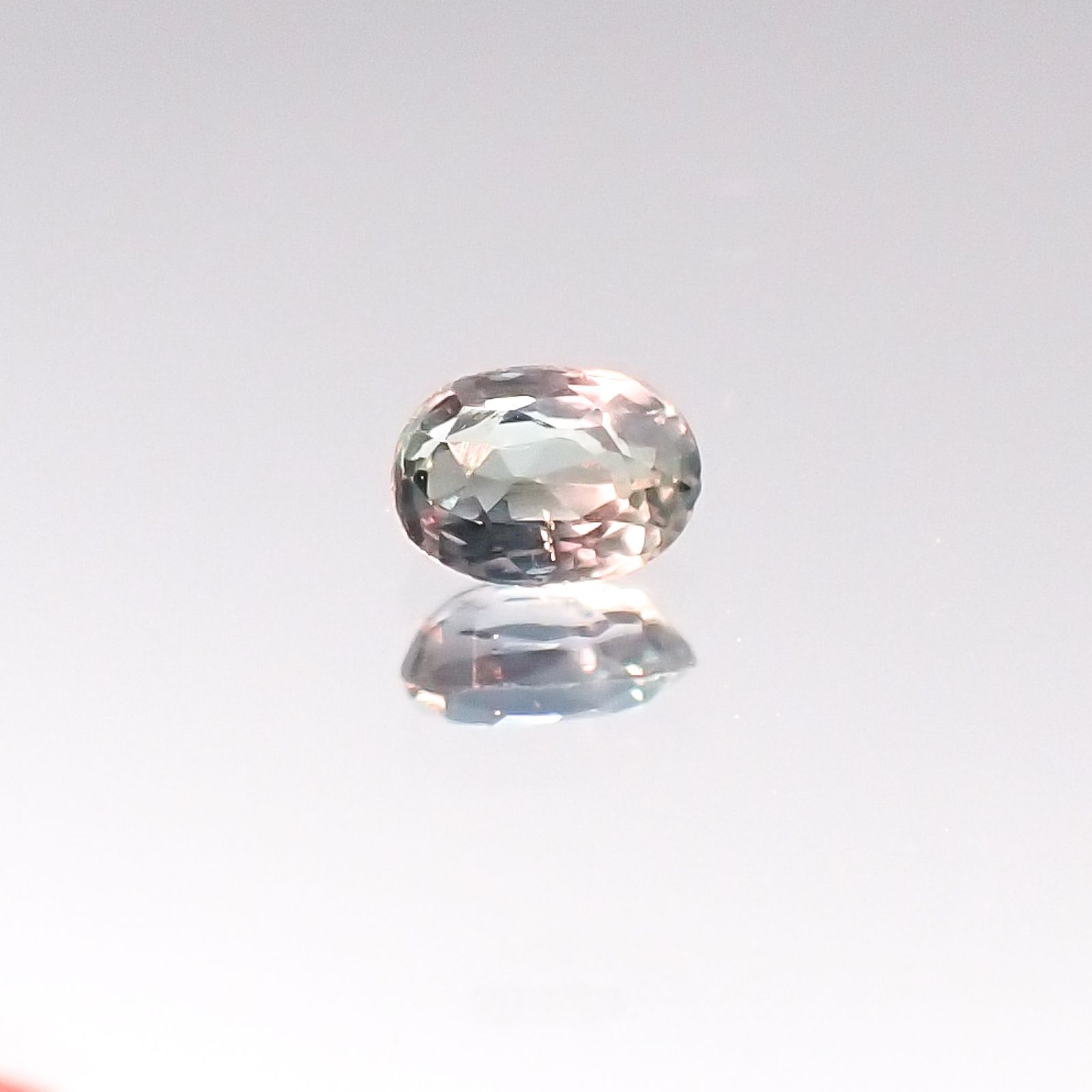 アレキサンドライト インド産 ルース 0.13ct[20095561]3.4×2.5mm前後
