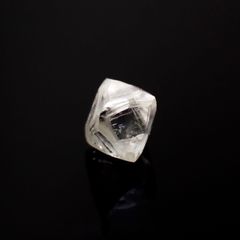 ソーヤブルダイヤモンド 原石(宝石名ダイアモンド)ロシア産 0.197ct ソ付(彩珠)[221219189]3.4x3.4mm前後