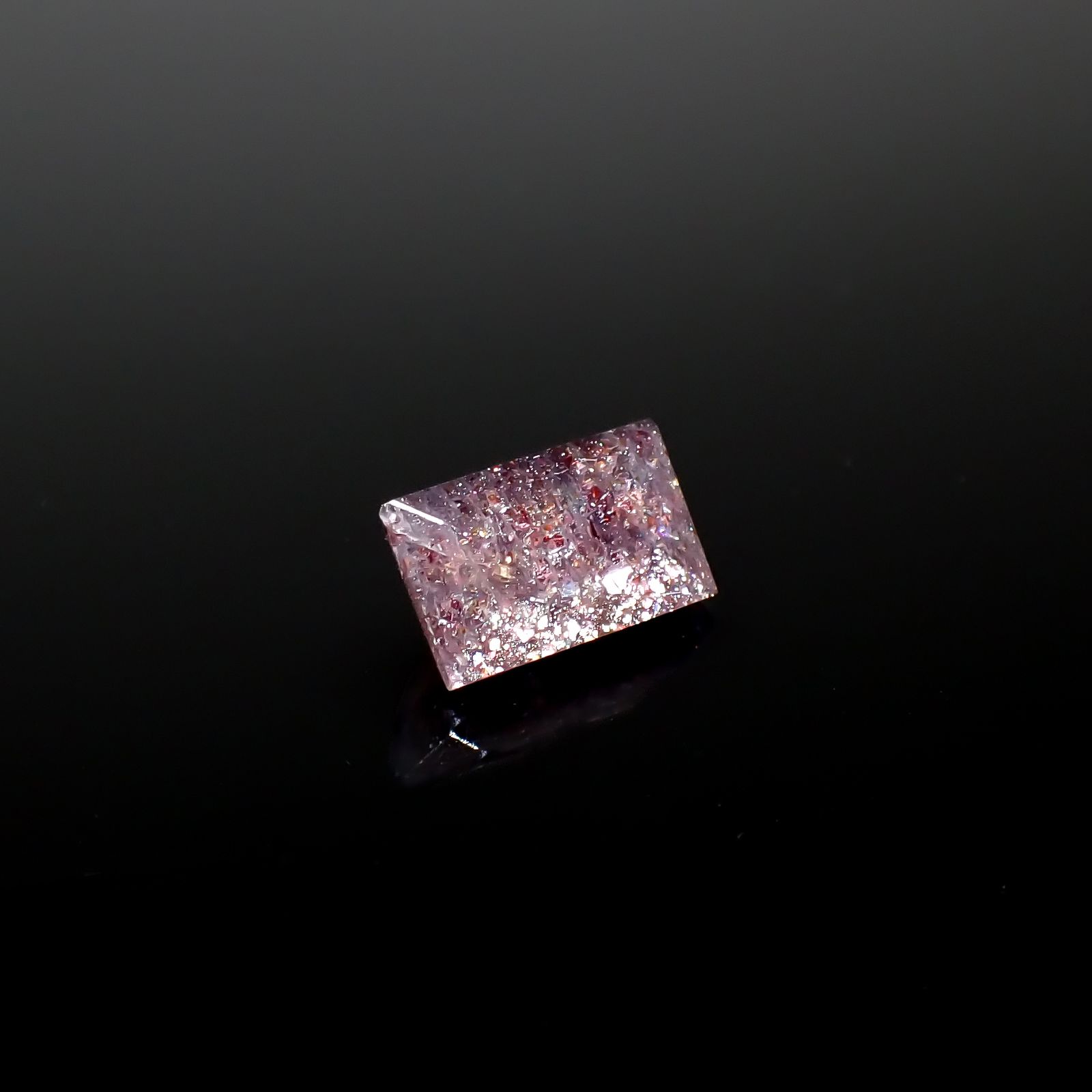 ブラッドショットアイオライト インド産 1.92ct[240125384]9.5x5.7mm前後