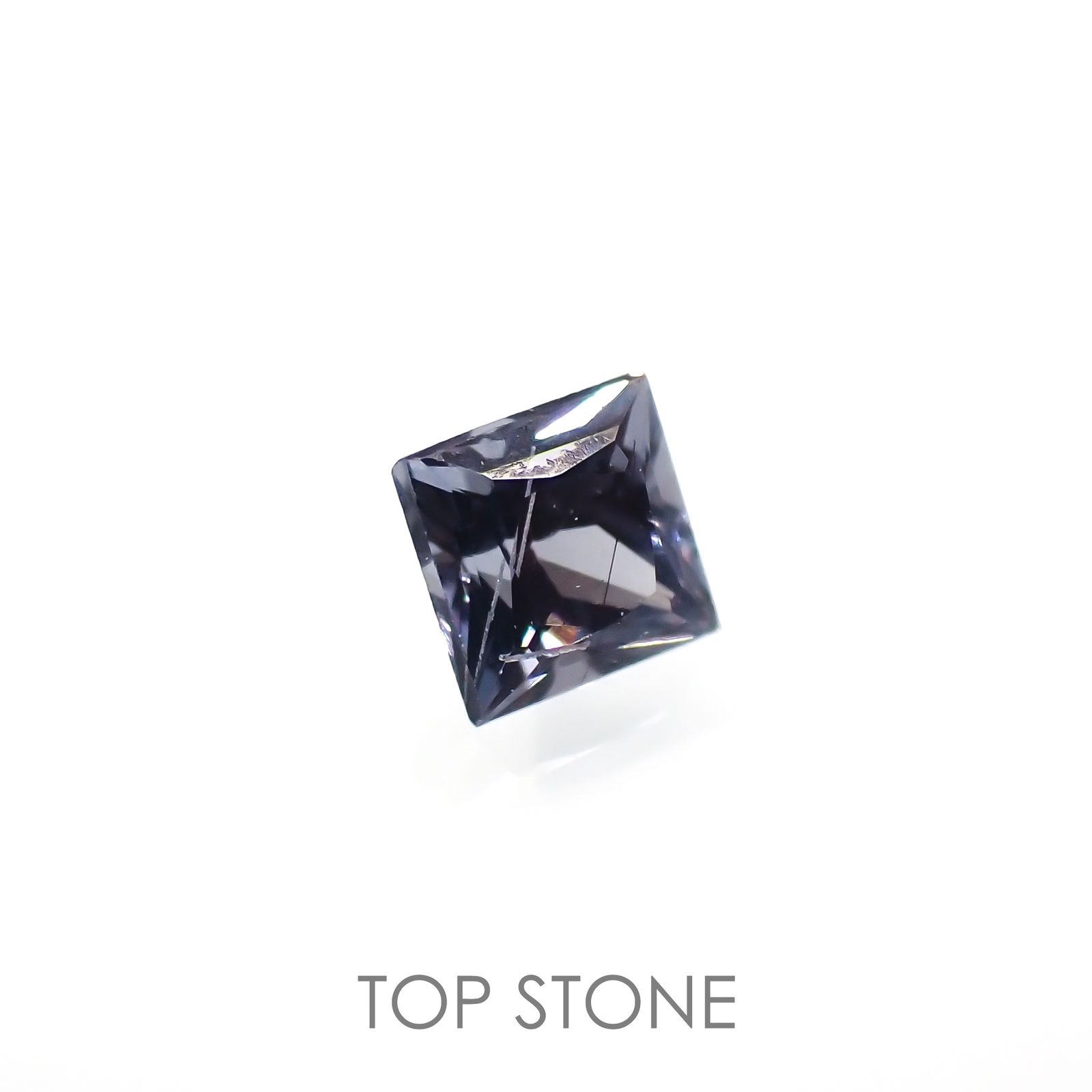 ◇プリンセスカット◇カラーチェンジガーネット アレキタイプ(宝石名ガーネット)マダガスカル・ベキリー産 0.10ct 識別済[220616541]2.4x2.4mm前後