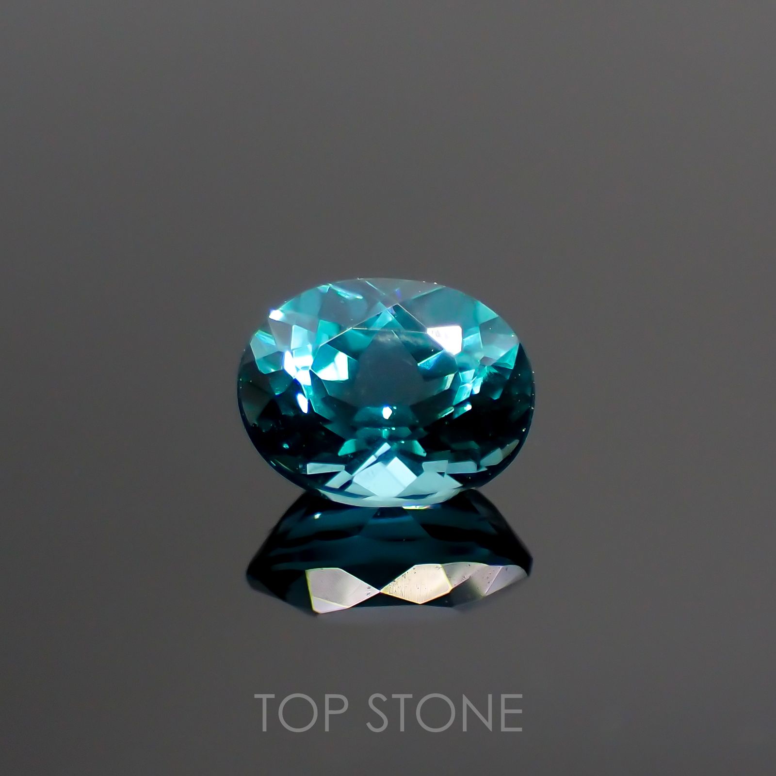 アパタイト(宝石名アパタイト) マダガスカル産 0.59ct 識別済[211013520]5.6×4.5mm前後