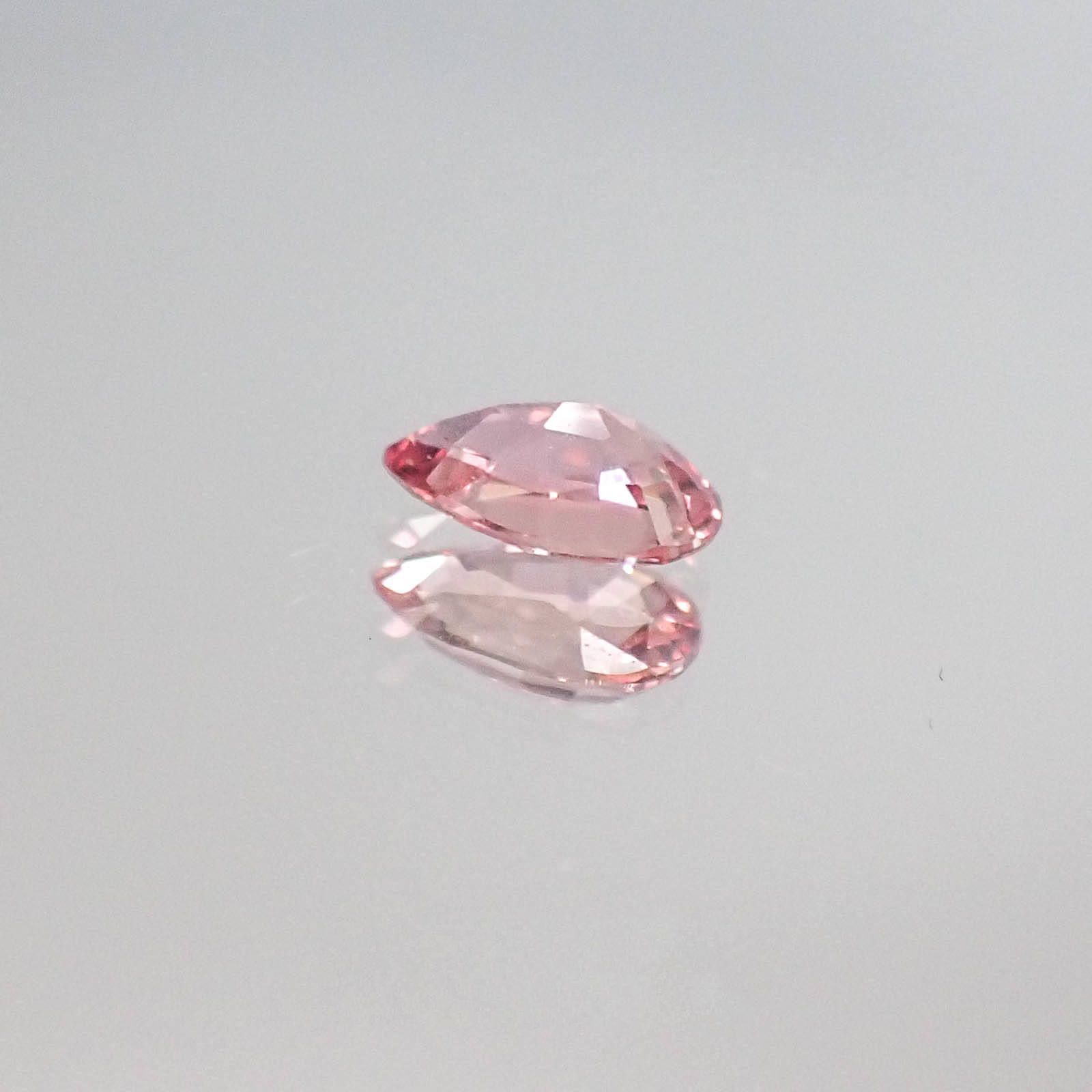 パパラチャサファイア スリランカ産 0.43ct DGL鑑付[20062901]5.9×3.8mm前後