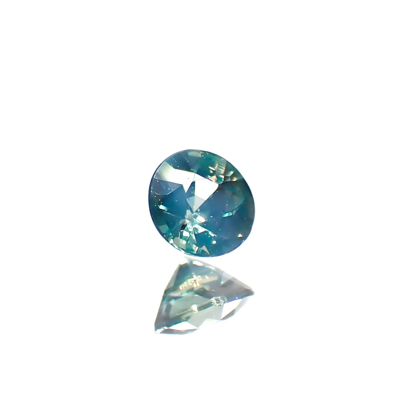 アレキサンドライトキャッツアイ ブラジル・ミナスジェライス州ヘマチタ鉱山産 0.098ct[240929037]2.7x2.7mm前後