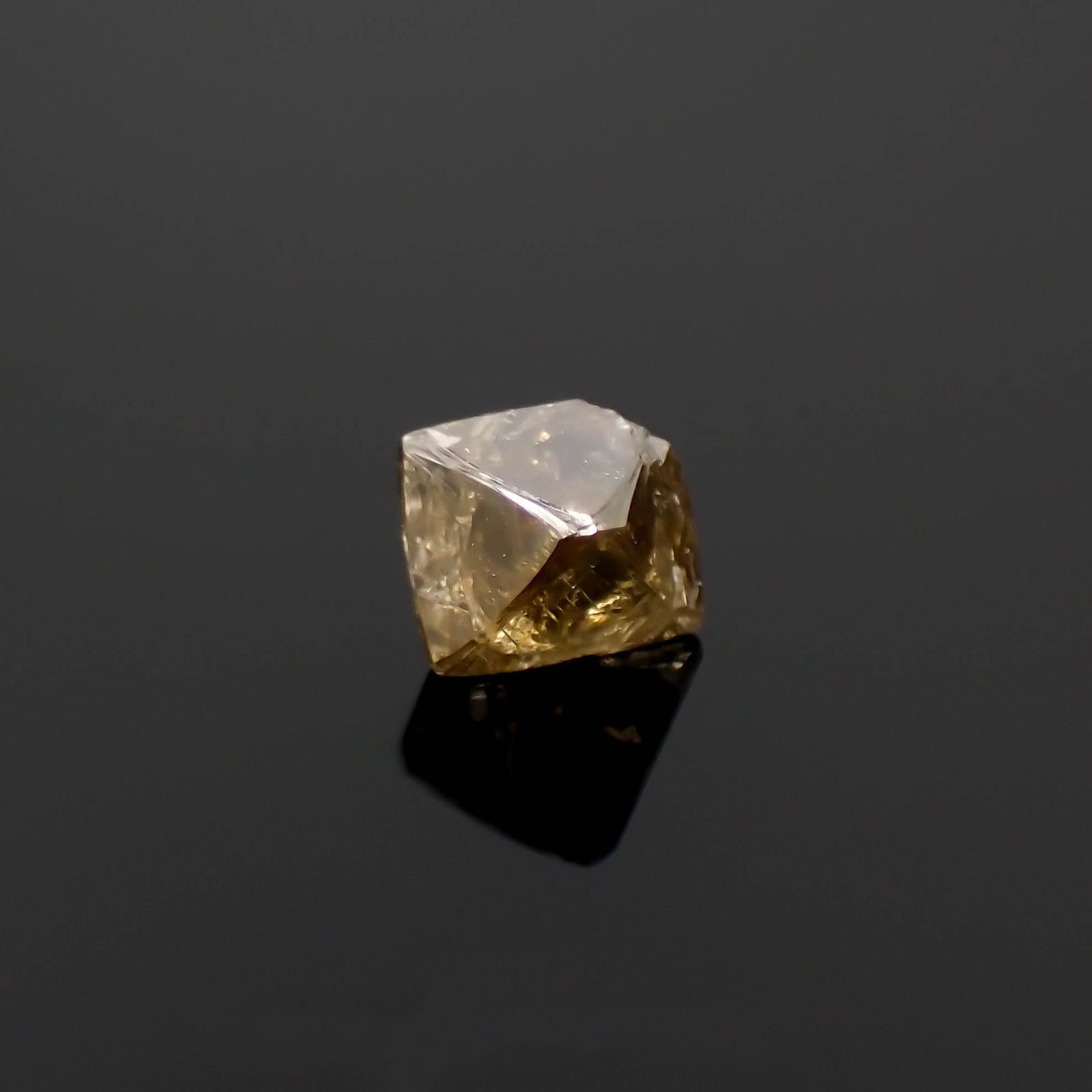ソーヤブルダイヤモンド原石 0.38ct[230119763]4.3x3.7mm前後