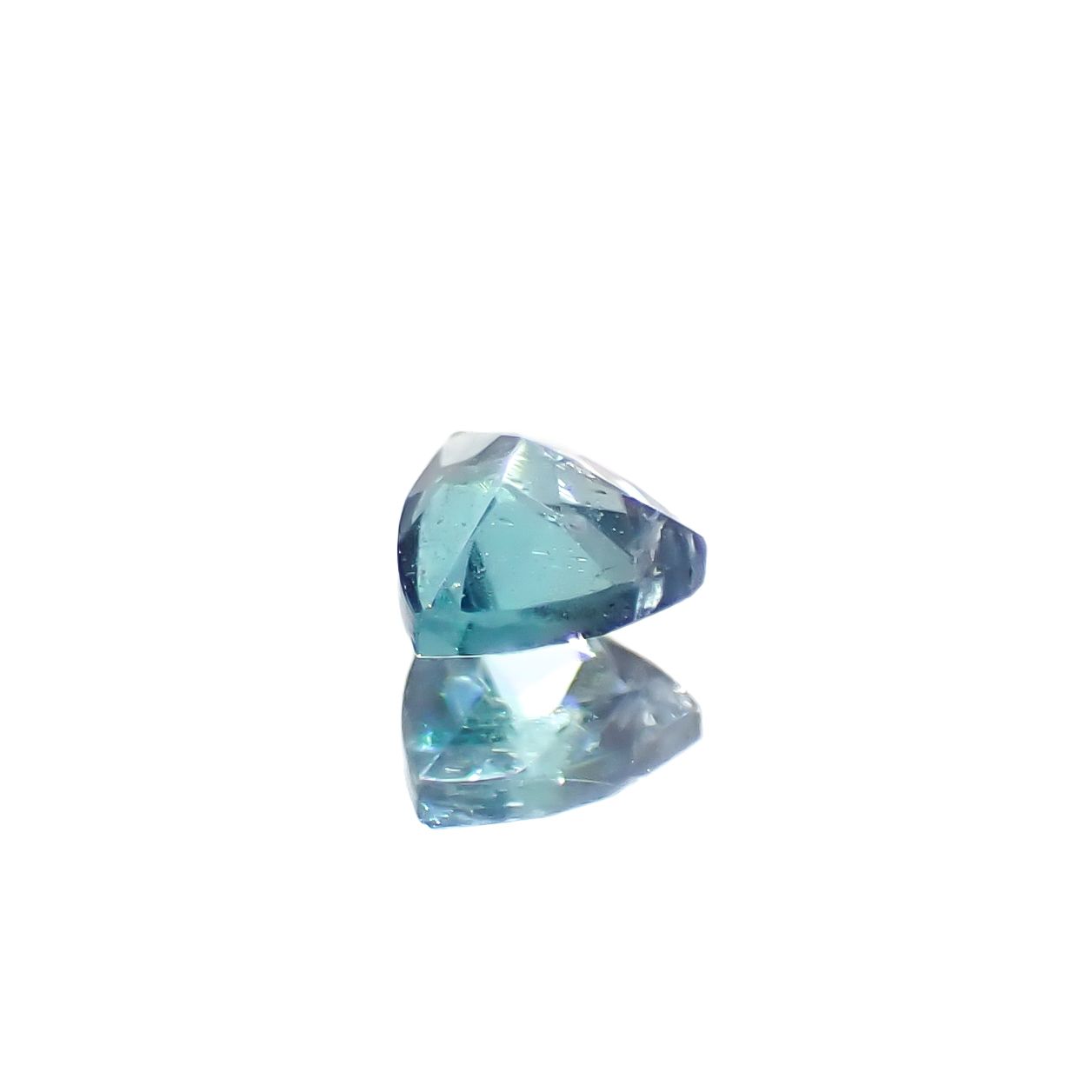 ブルーコーネルピン(宝石名ブルー・コーネルピン)タンザニア産 0.12ct 識別済[240527686]3x3mm前後