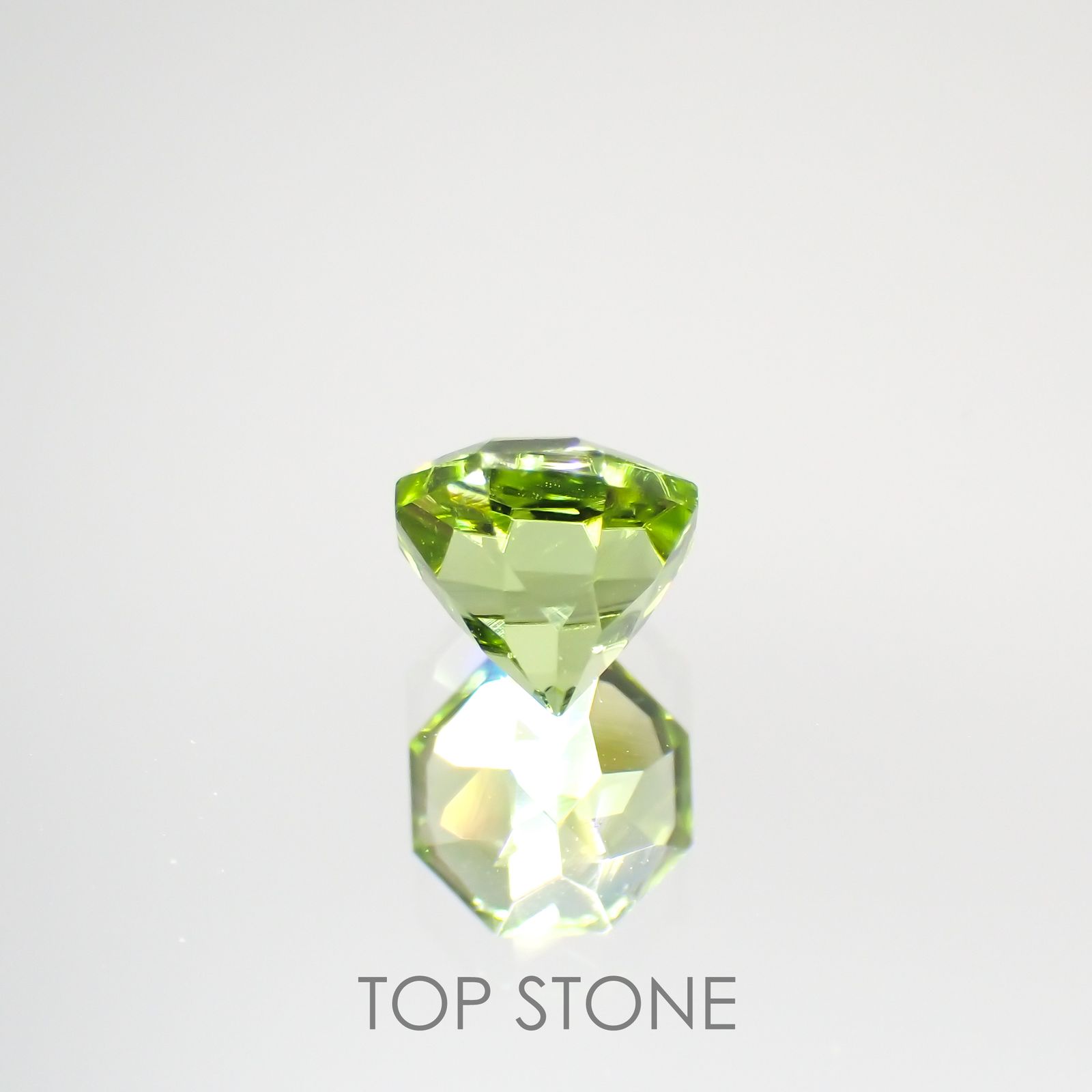 ◇オクタゴンカット◇ペリドット(宝石名ペリドット) パキスタン産 0.80ct 識別済[210913111]5×5mm前後