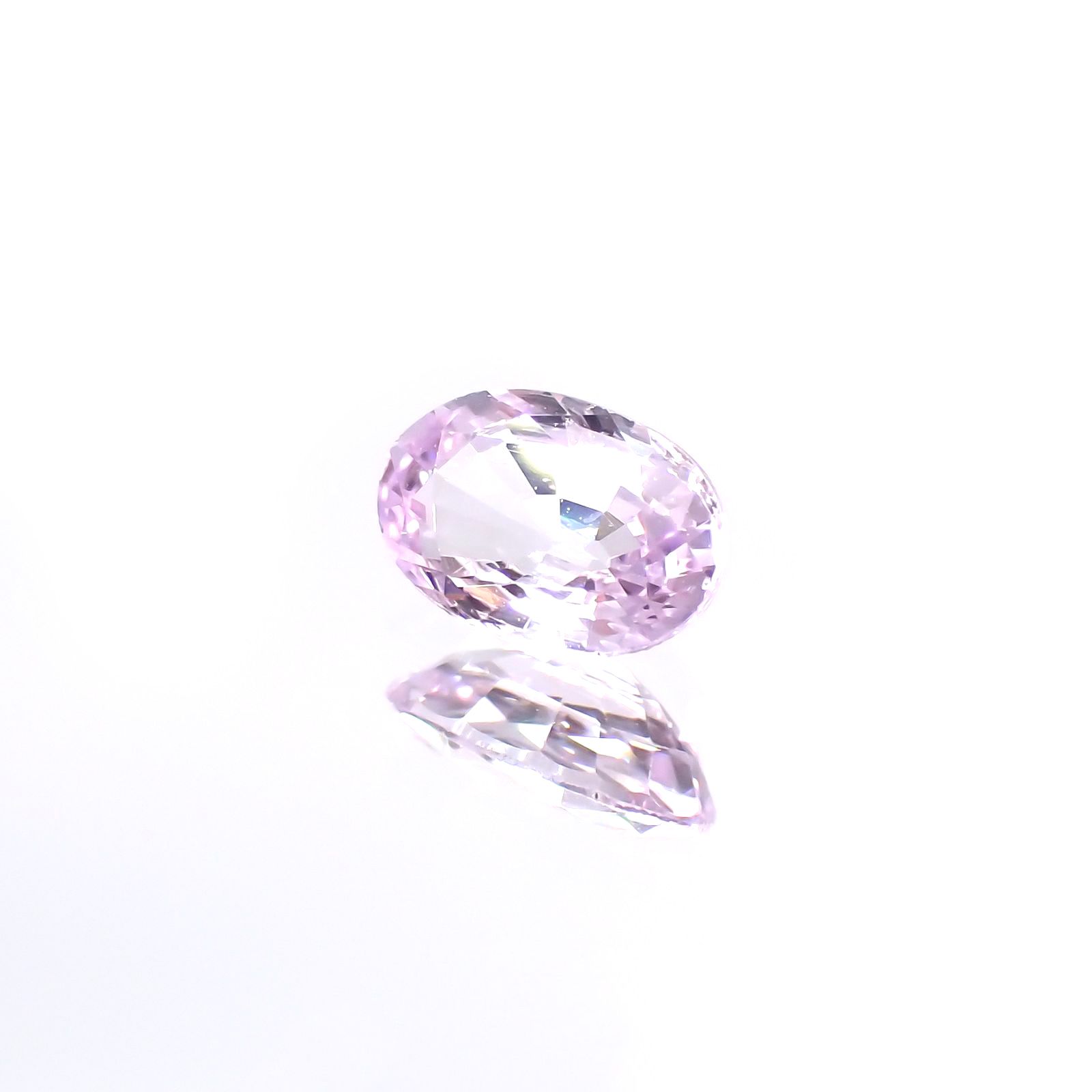 ラベンダーサファイア(宝石名サファイア) マダガスカル/スリランカ産 0.72ct 識別済[210912509]6.7×4.3mm前後