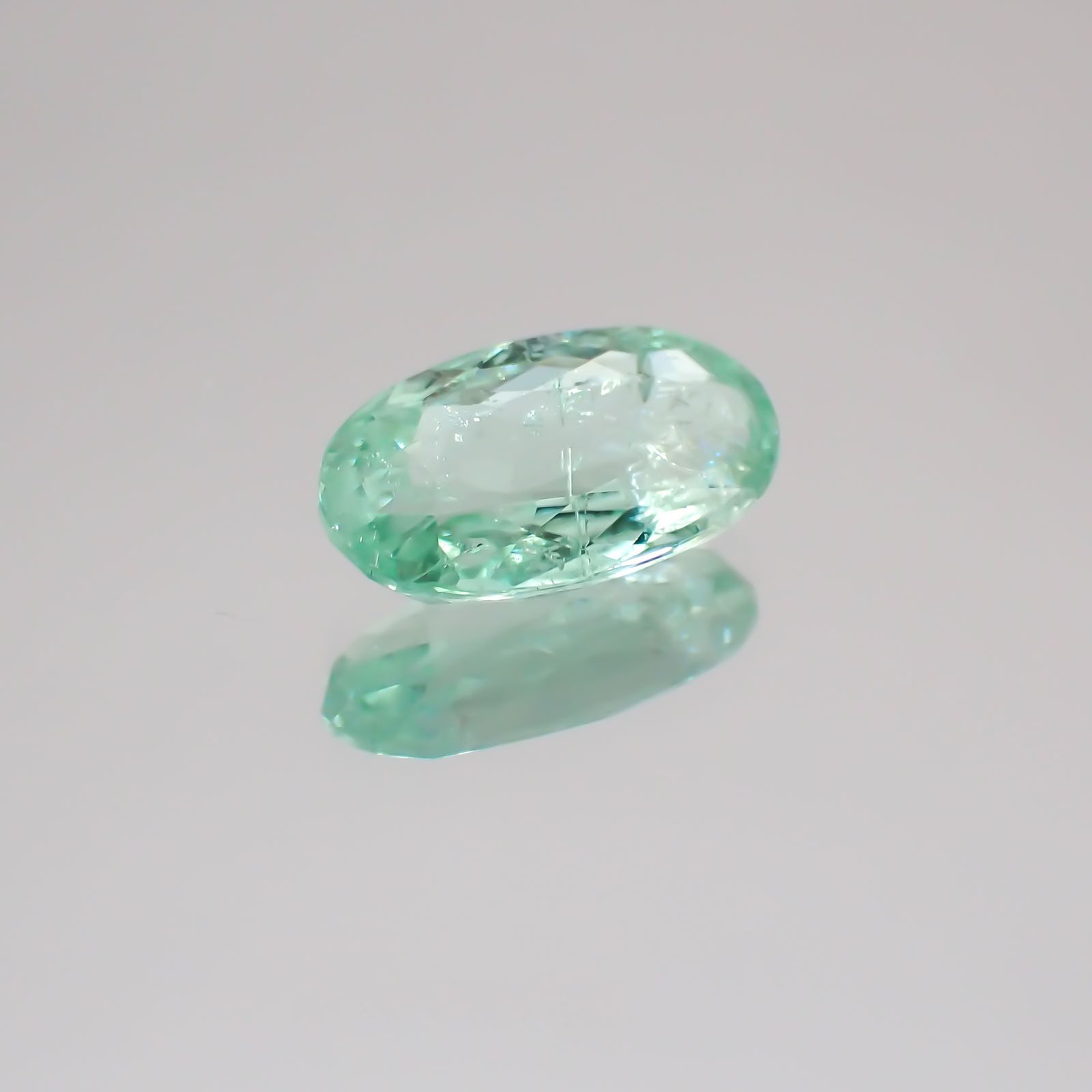 パライバトルマリン(宝石名トルマリン/別名パライバ・トルマリン) モザンビーク産 1.22ct 識別済[21049390]9.5×5.5mm前後