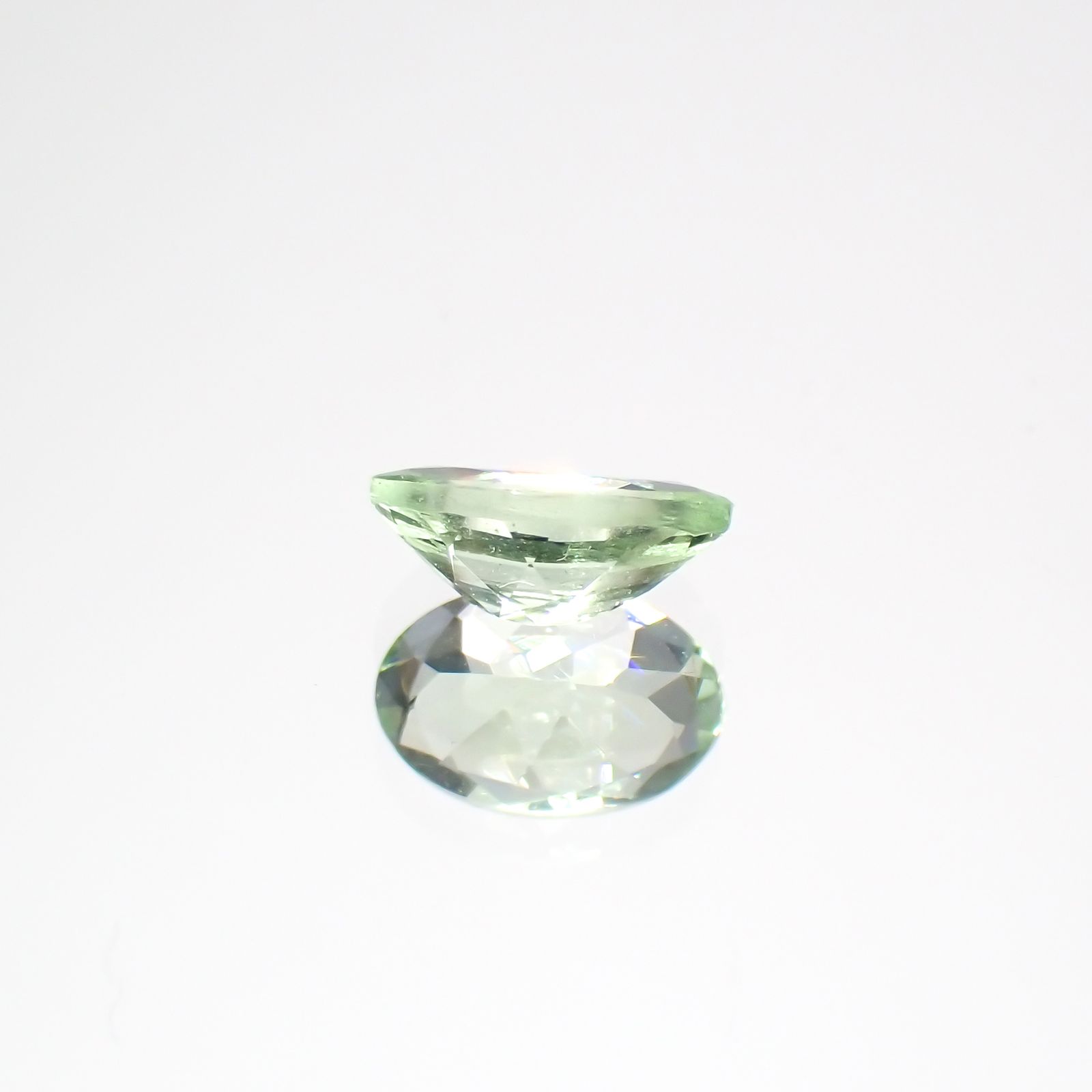 ミントガーネット タンザニア産 0.41ct[231023724]5.7x3.8mm前後