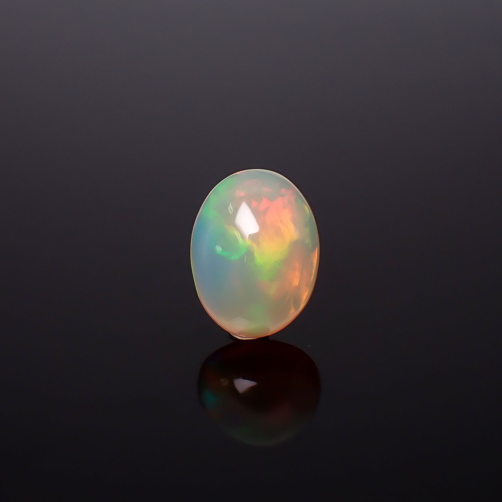 エチオピアオパール(宝石名オパール)エチオピア産 ソ付(彩珠) 4.369ct / 16.2x12.4mm前後 [260722911]