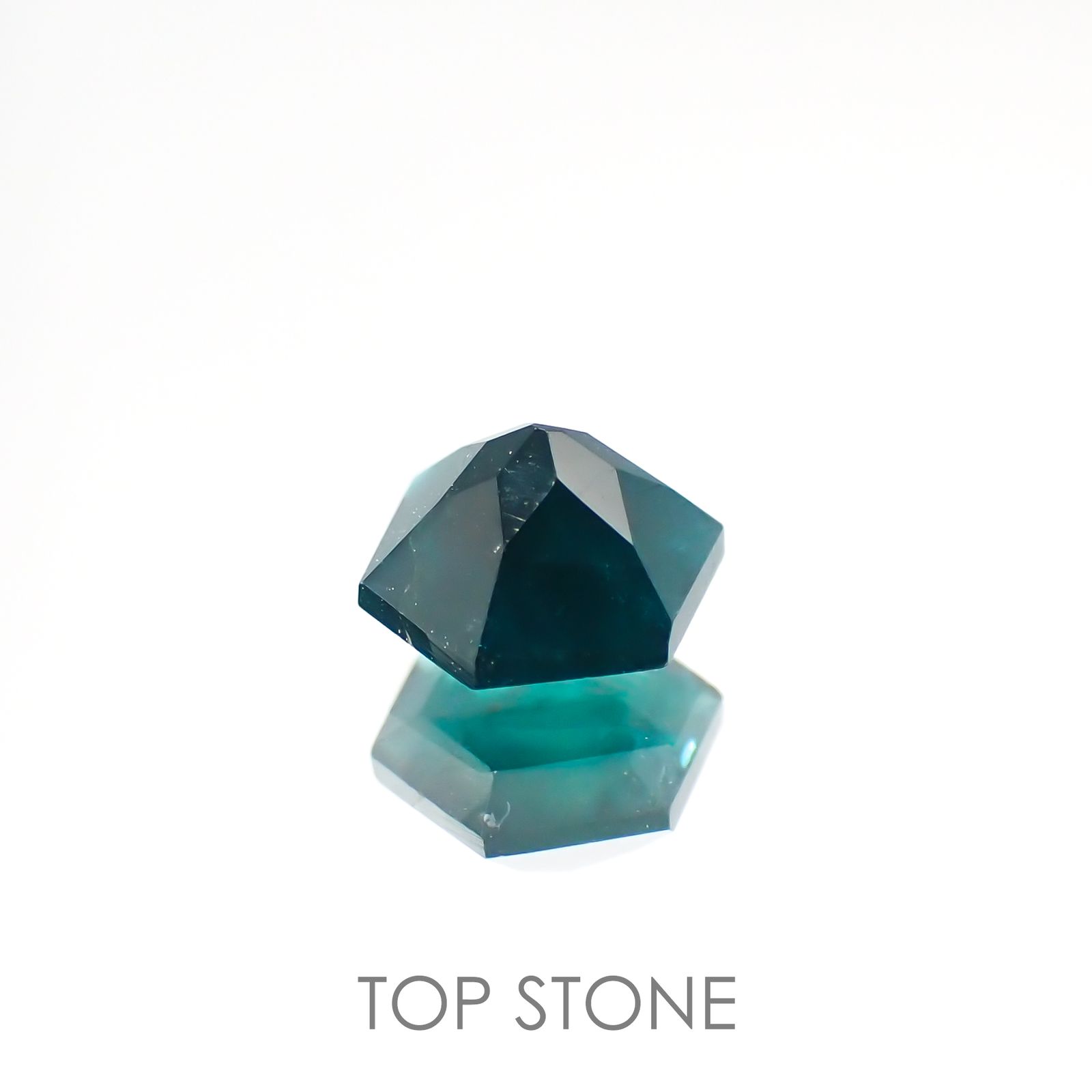 ◇ヘキサゴンカット◇グランディディエライト(宝石名グランディディエライト) マダガスカル産 0.58ct 識別済[210813059]4.9×5mm前後