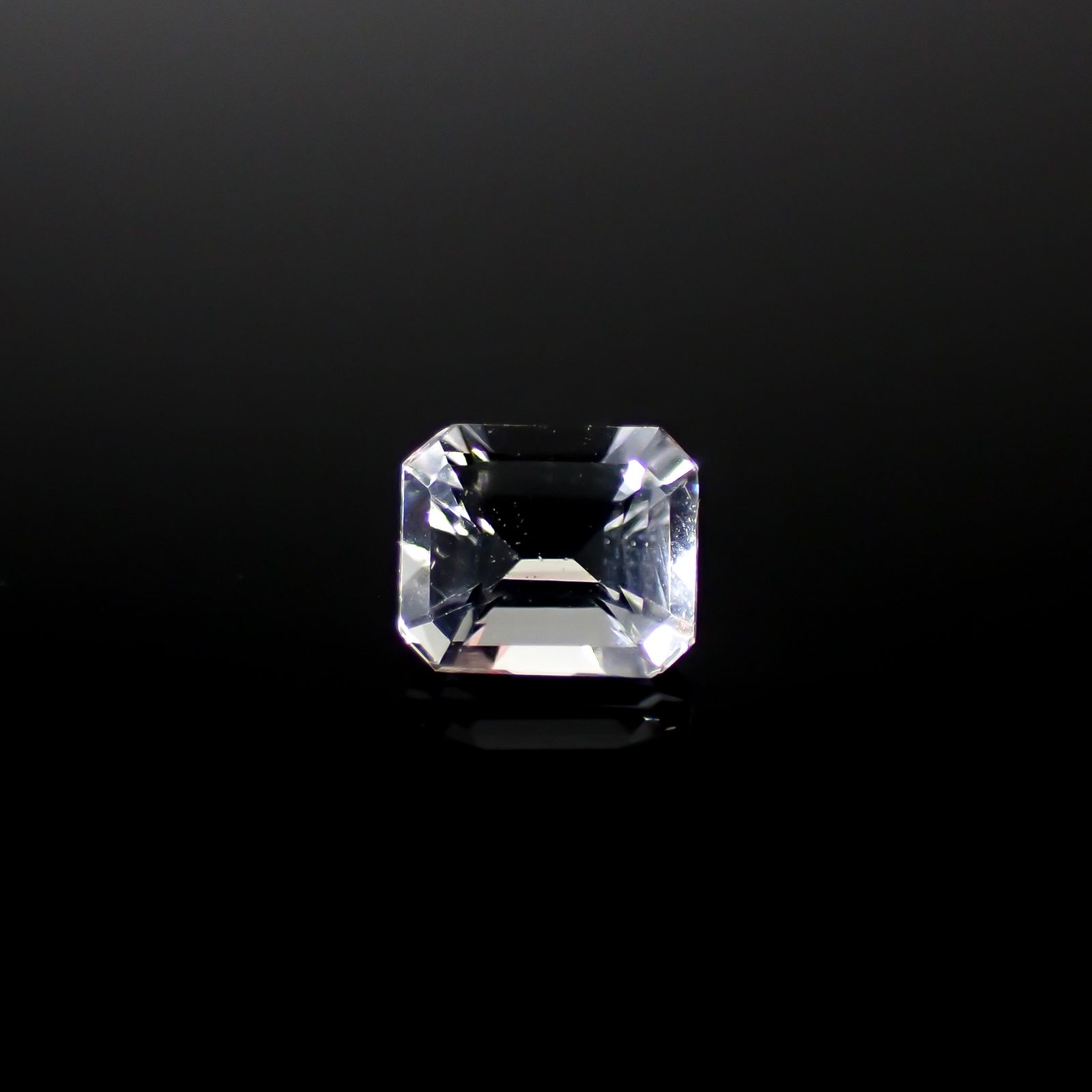 テネブレッセンススキャポライト アフガニスタン産 0.25ct[240928934]4.1x3.4mm前後