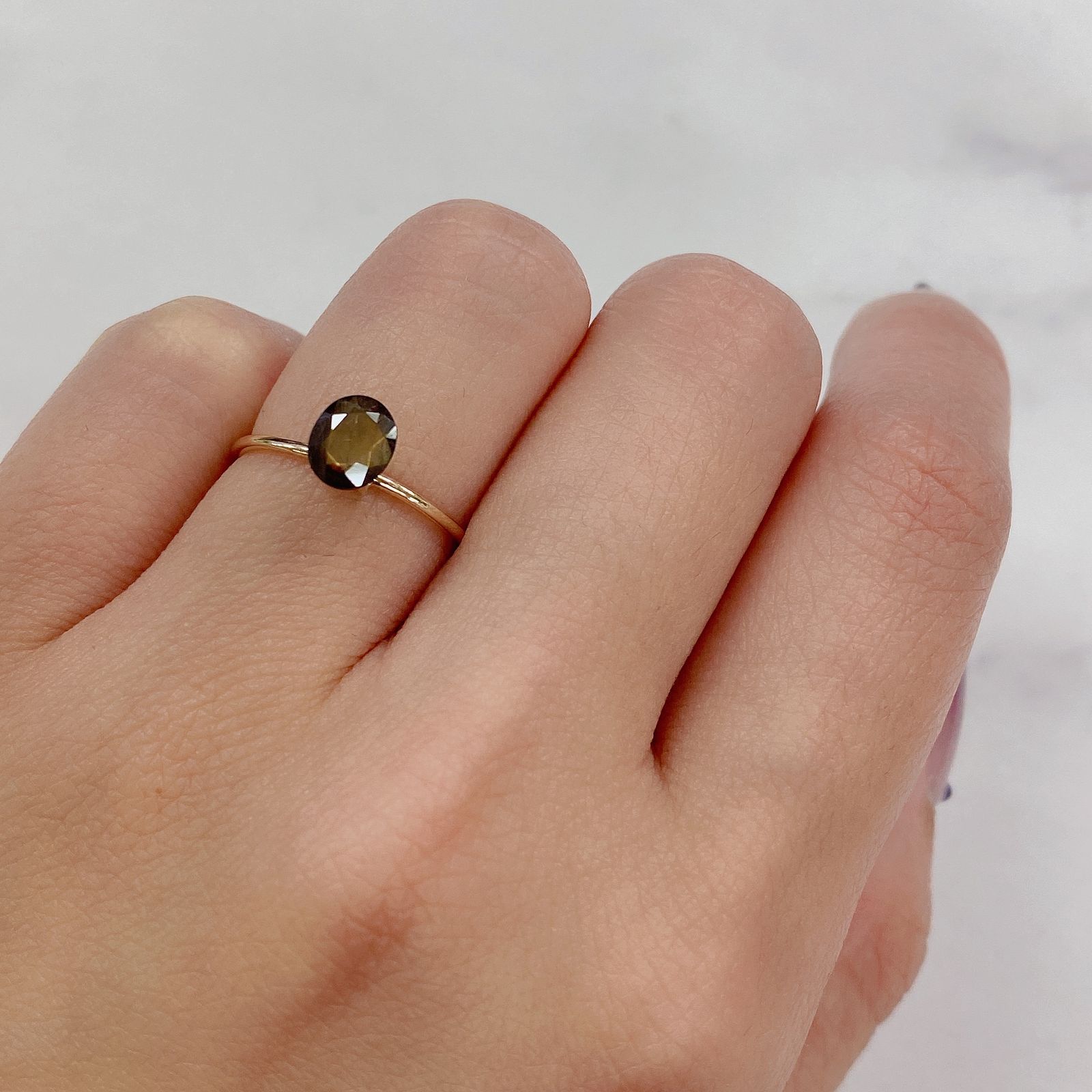 ゴールドシーンサファイア 非加熱(宝石名シーン・サファイア) ケニア産 1.004ct ソ付(彩珠)[210712076]6.3×5.2mm前後