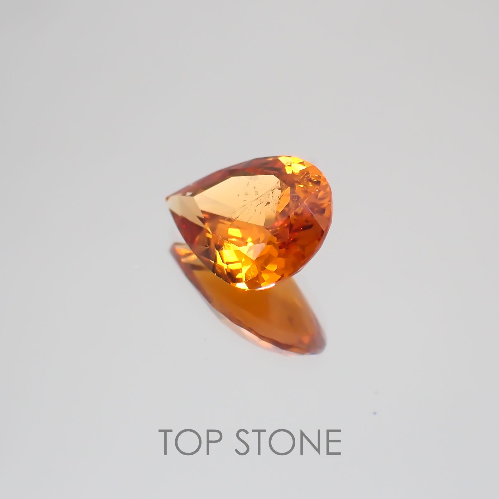 マンダリンガーネット ケニア産 ルース 1.38ct[21019447]8.7×6.4mm前後
