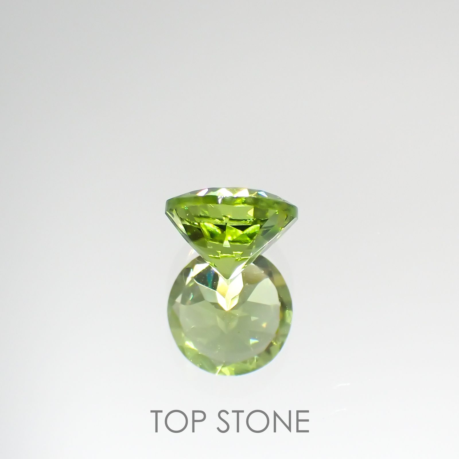 ペリドット(宝石名ペリドット) パキスタン産 1.63ct 識別済[210913081]7.3×7.3mm前後