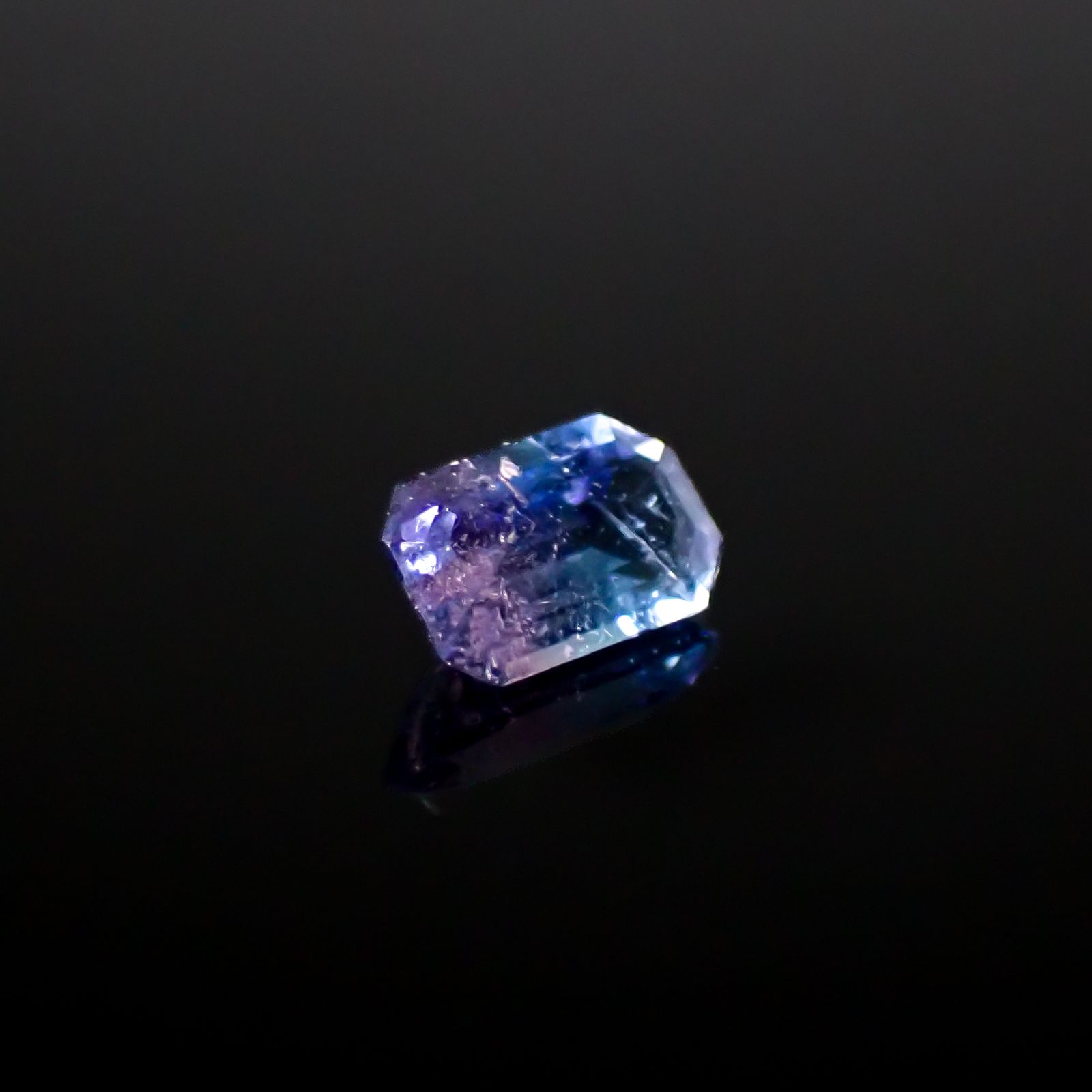 バイカラーパライバトルマリン 非加熱(宝石名トルマリン/別名パライバ・トルマリン)ブラジル産 0.24ct GIA鑑付[241229664]5.02x3.11mm前後