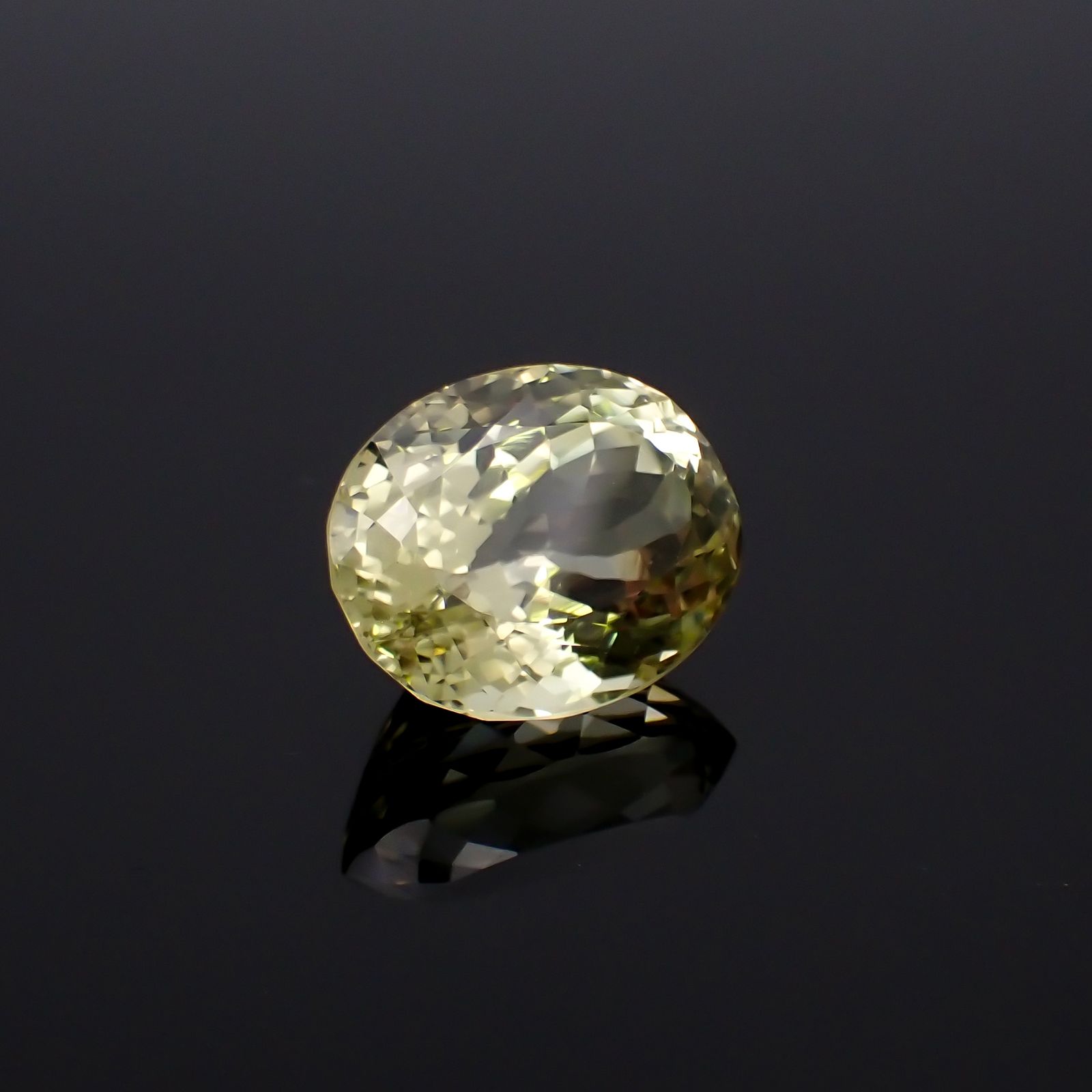 イエロースポジュミン ブラジル産 17.25ct[231224459]17.3x13.9mm前後