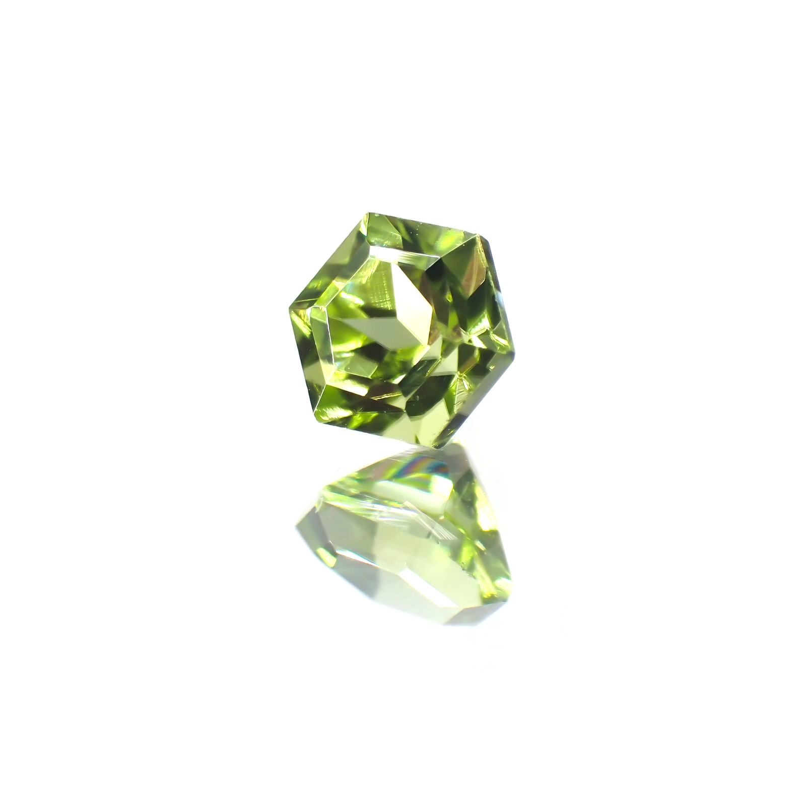 ◇ヘキサゴンカット◇ペリドット(宝石名ペリドット) パキスタン産 0.38ct 識別済[251013091]4×4mm前後