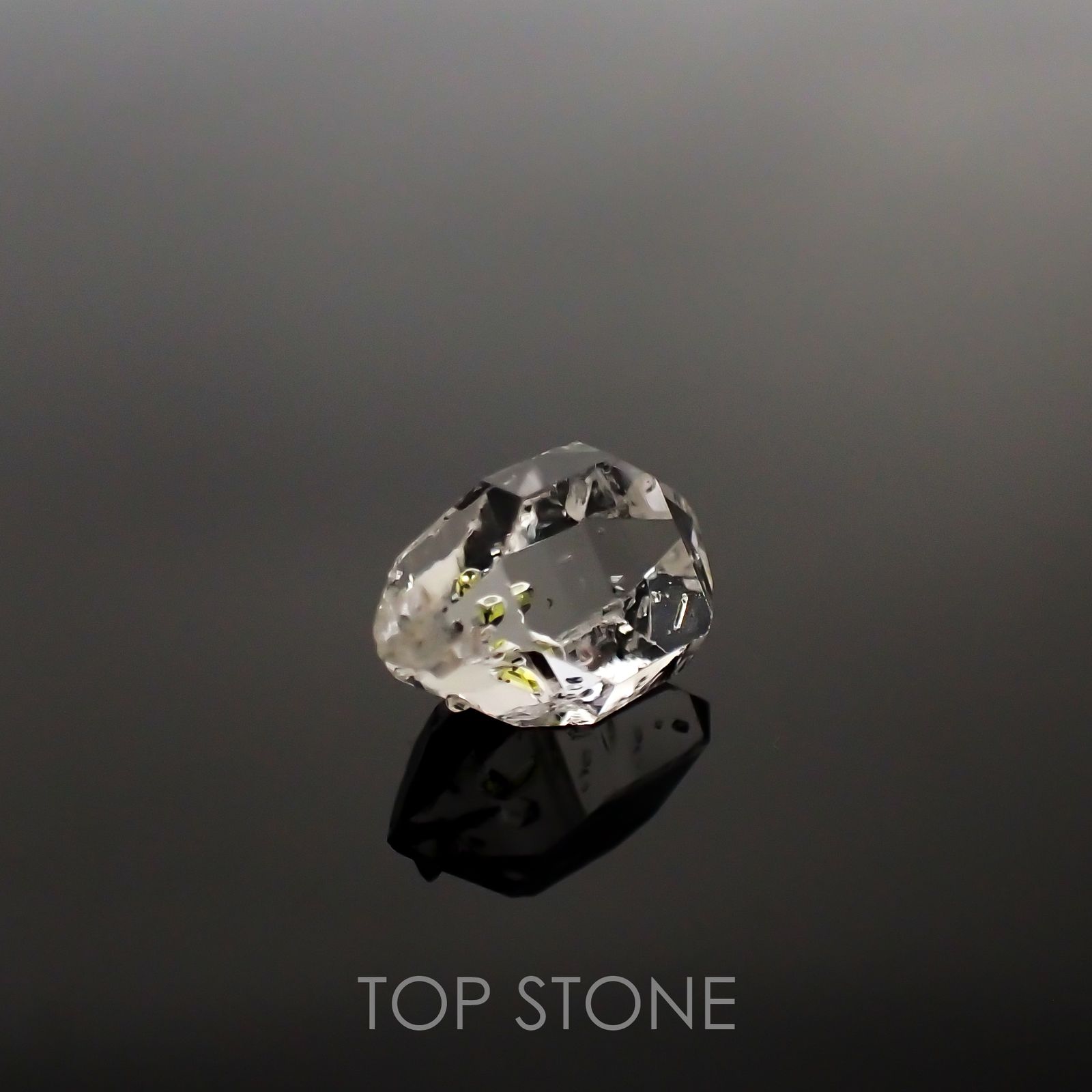 オイルインクォーツ パキスタン産 ルース 3.10ct[210911443]11.9×7.5mm前後