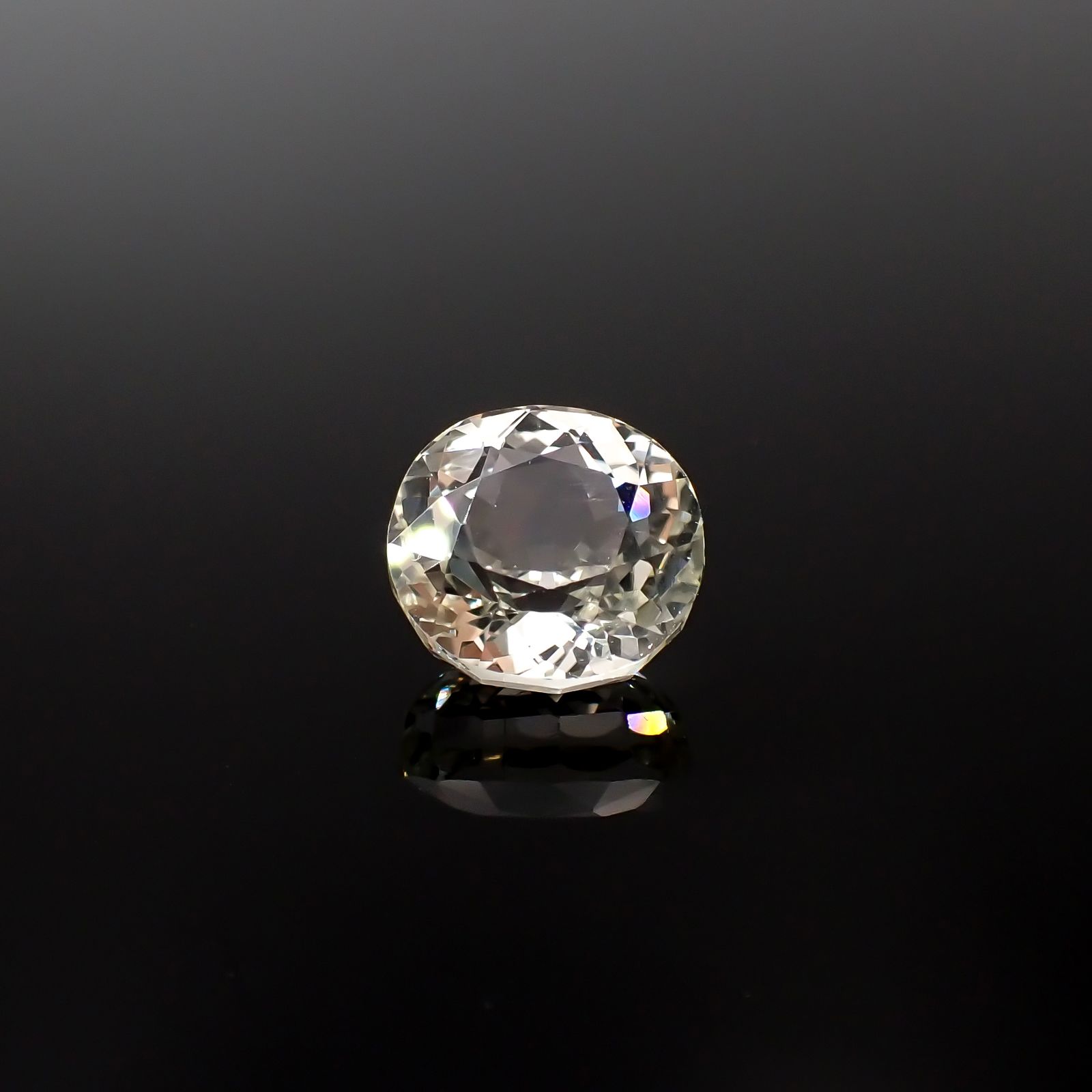 イエロースポジュミン(宝石名スポジュミン)アフガニスタン産 6.07ct 識別済[231225004]10.7x10.1mm前後