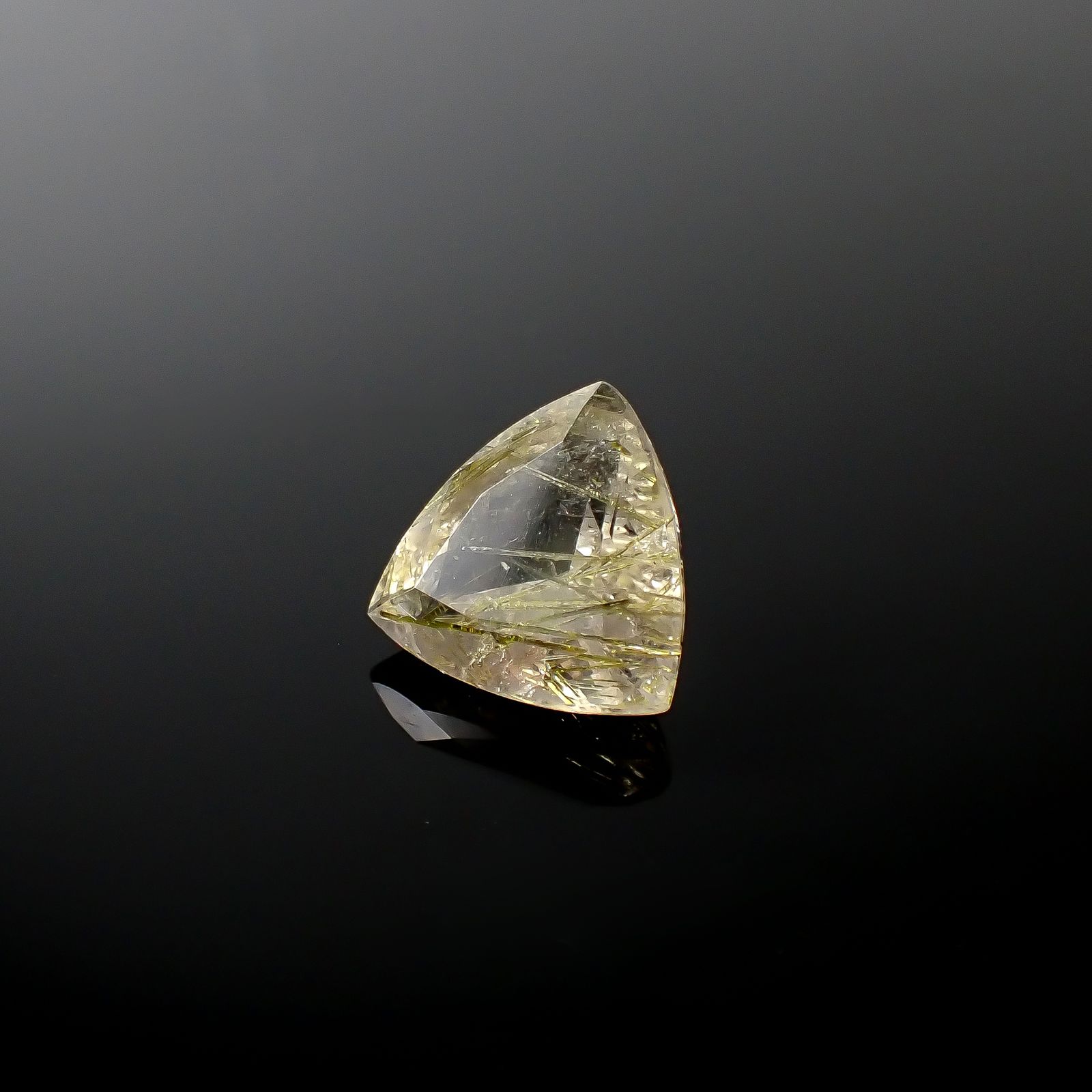 エピドートインクォーツ ブラジル産 6.36ct [240427297]13.2x12.8mm前後