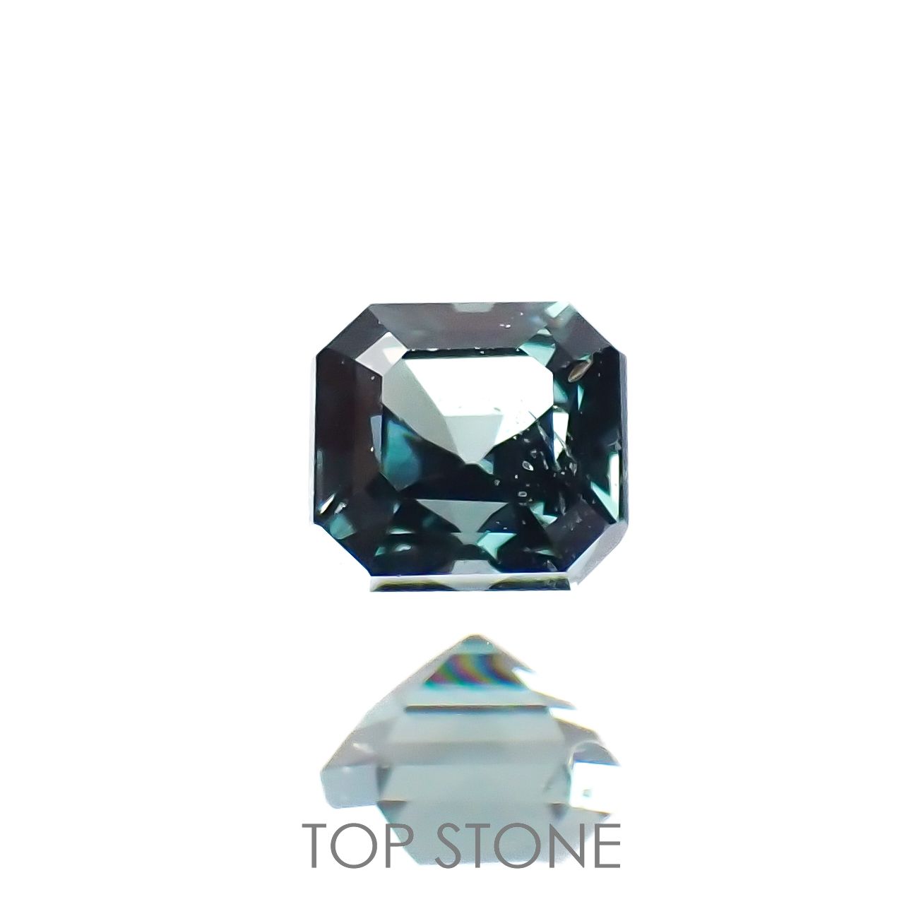 カラーチェンジガーネット アレキタイプ(宝石名ガーネット)マダガスカル・ベキリー産 0.16ct 識別済[220716942]2.8x2.6mm前後