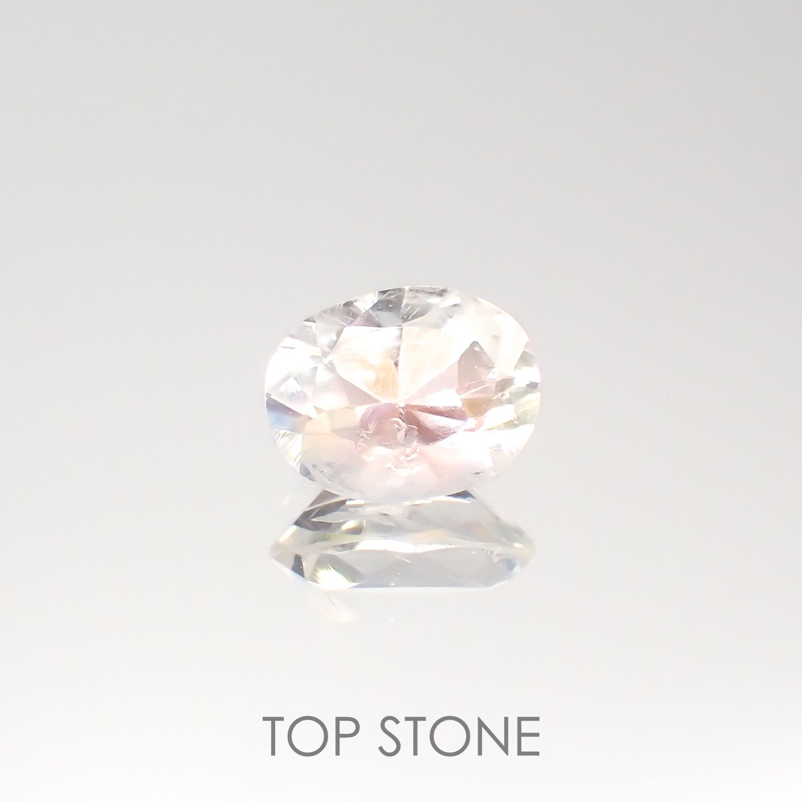 レインボームーンストーン(宝石名ラブラドライト)タンザニア産 0.61ct 識別済[220717207]6.5x5mm前後