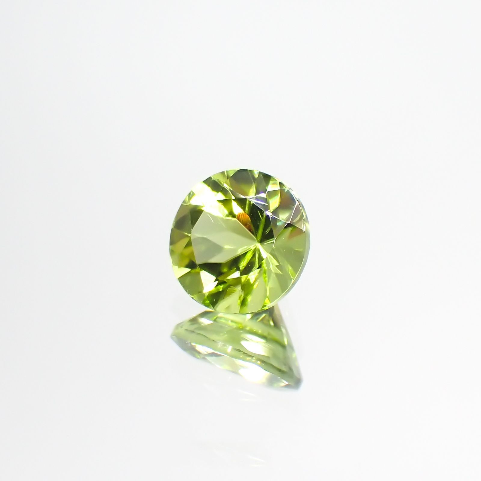 ペリドット(宝石名ペリドット) パキスタン産 1.13ct 識別済[210813074]6.4×6.4mm前後
