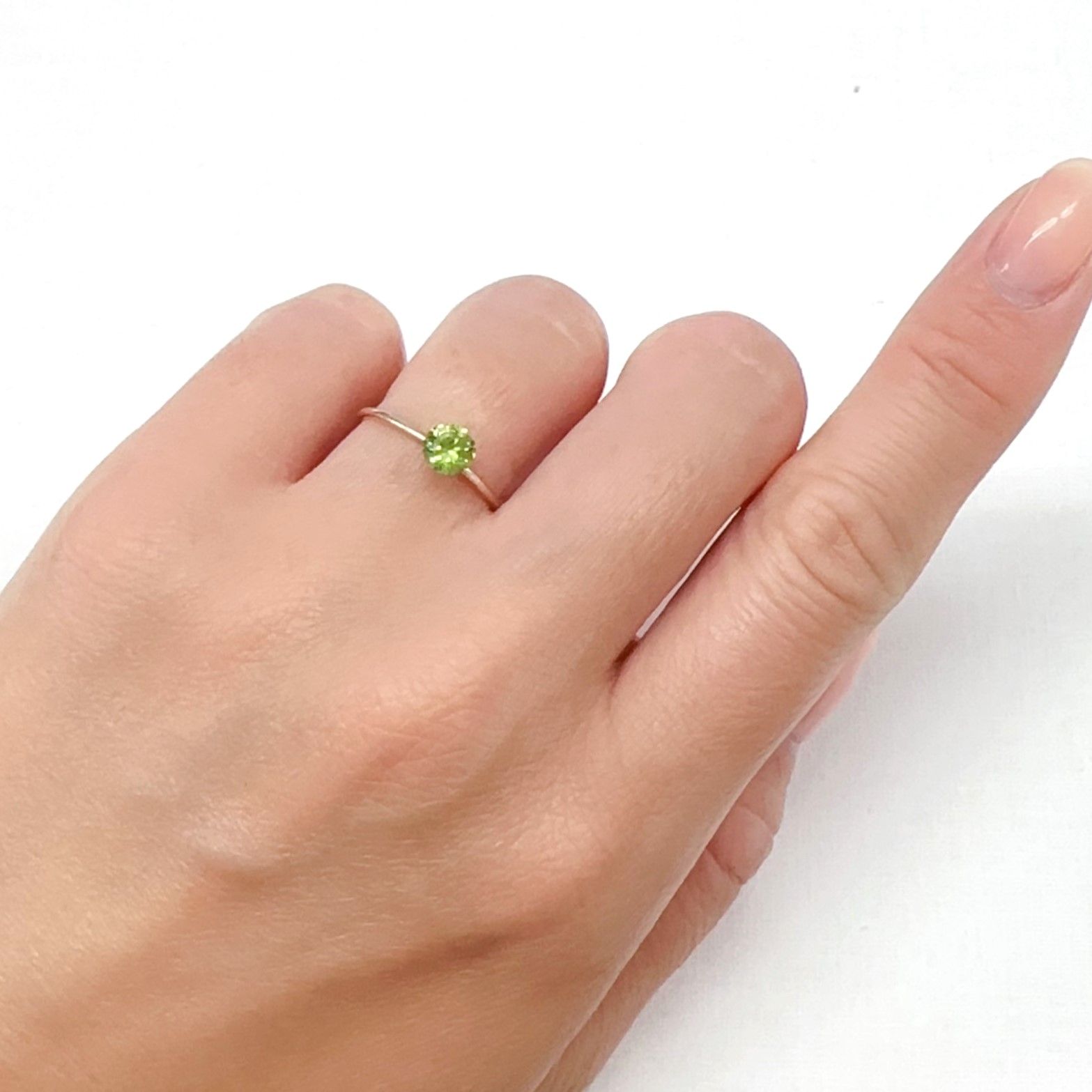 デマントイドガーネット ロシア産 0.54ct[240427192]4.9x4.9mm前後