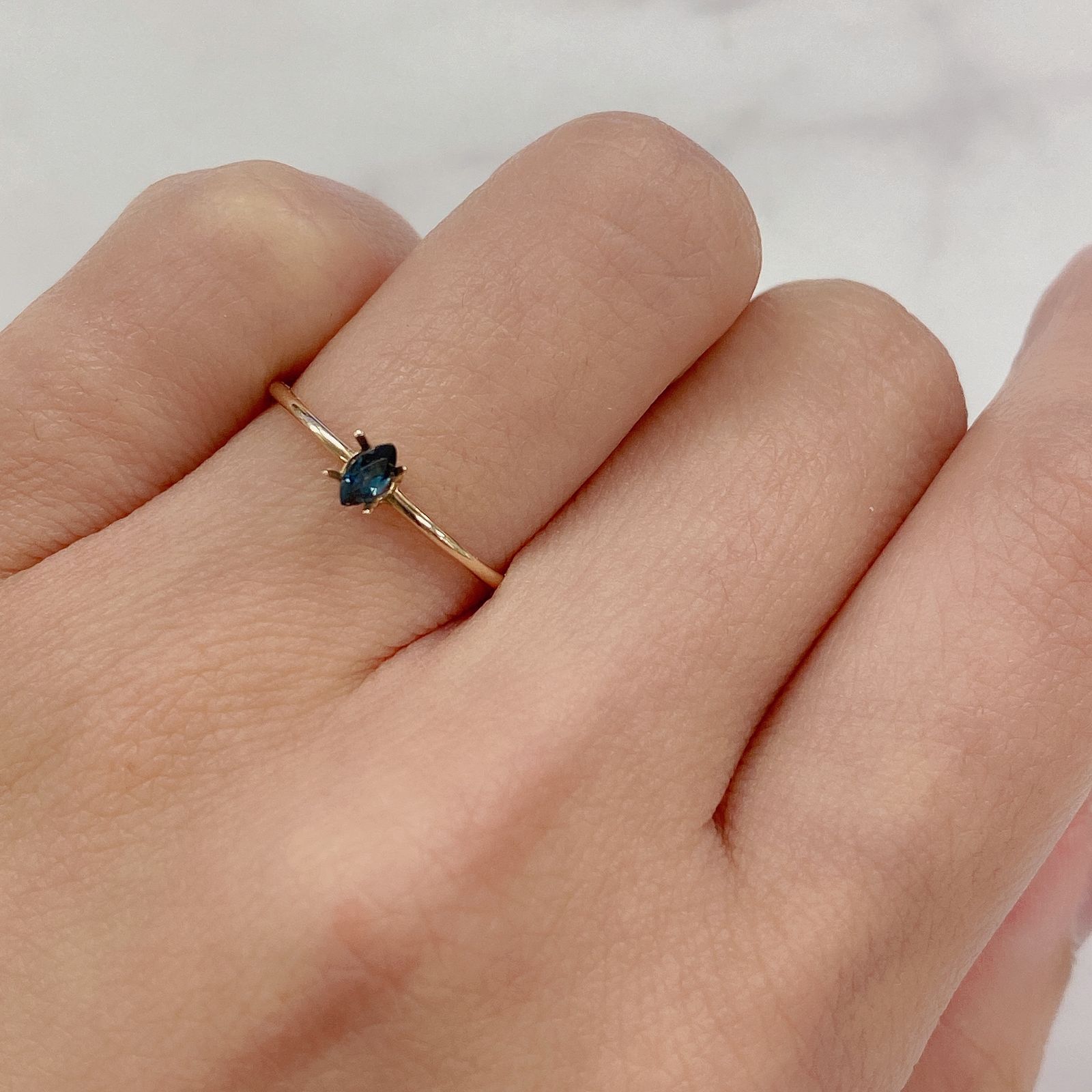 カラーチェンジガーネット(アレキタイプ)(宝石名ガーネット/カラーチェンジタイプ) マダガスカル・ベキリー産 0.13ct 識別済[20106588]4.2×2.3mm前後