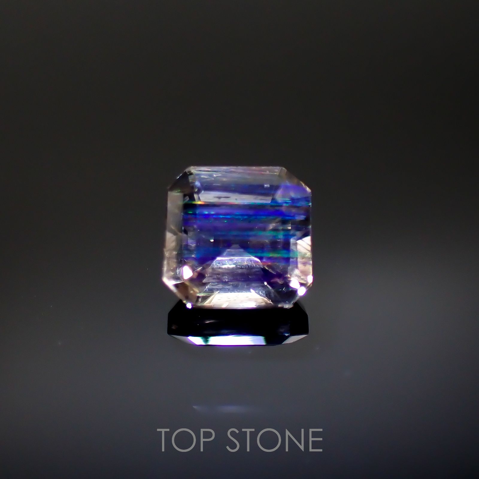 レインボースキャポライト ブラジル産 0.97ct[220817525]6x6mm前後