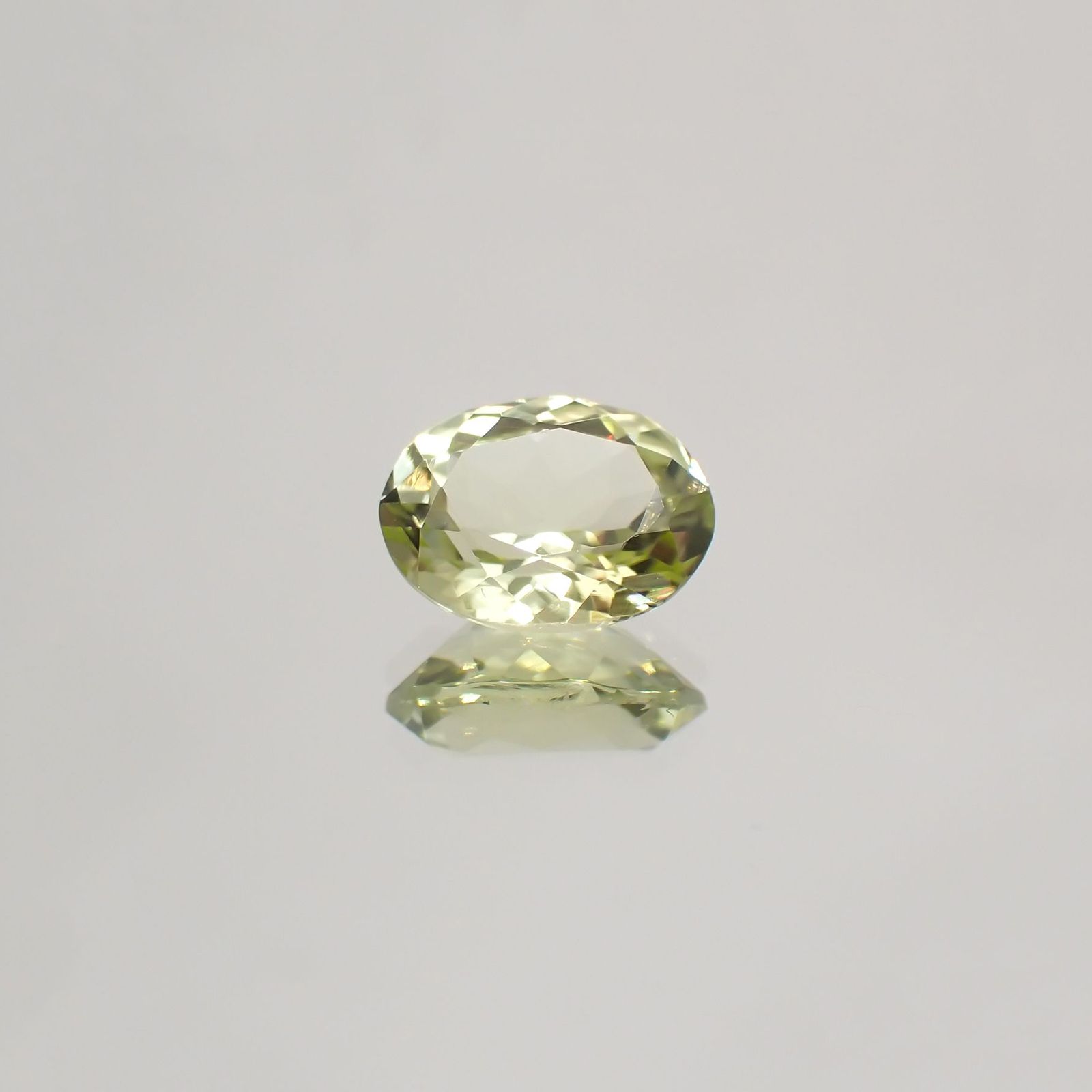 シリマナイト(宝石名シリマナイト) インド産 1.38ct 識別済[210810684]8.1×6.2mm前後