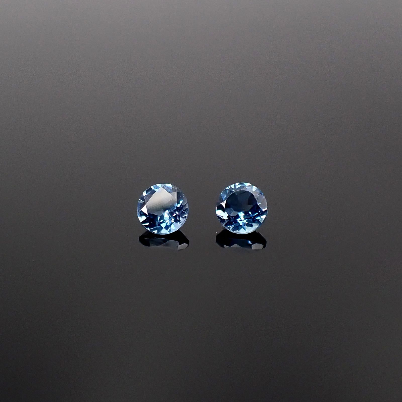 ◇ペアセット◇サンタマリアアクアマリン ブラジル産 0.30ct(2pcs合計) / 3.4x3.4mm前後 [260231764]