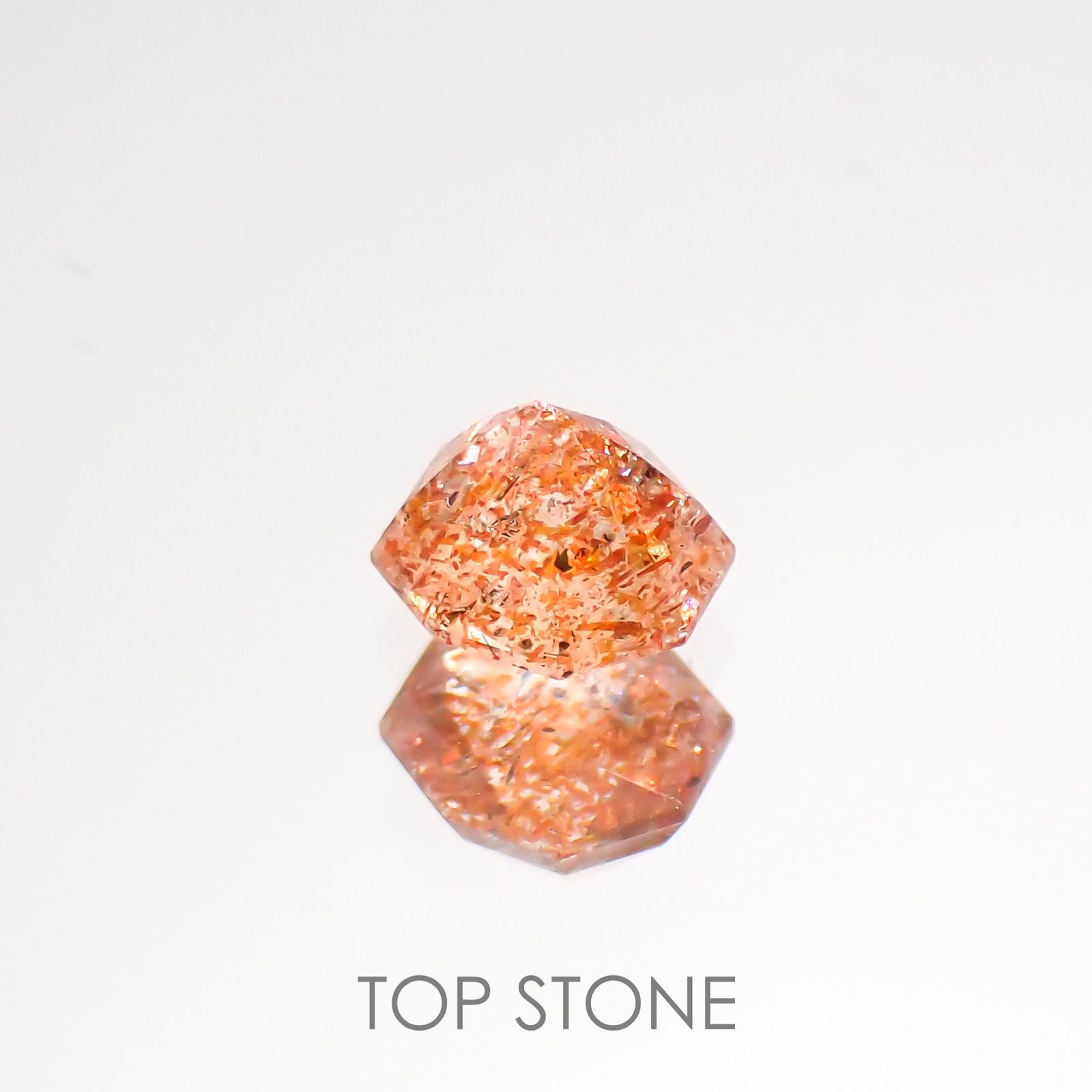 ◇オクタゴンカット◇イリュージョンサンストーン インド産 0.56ct[220115492]5.2x4.8mm前後