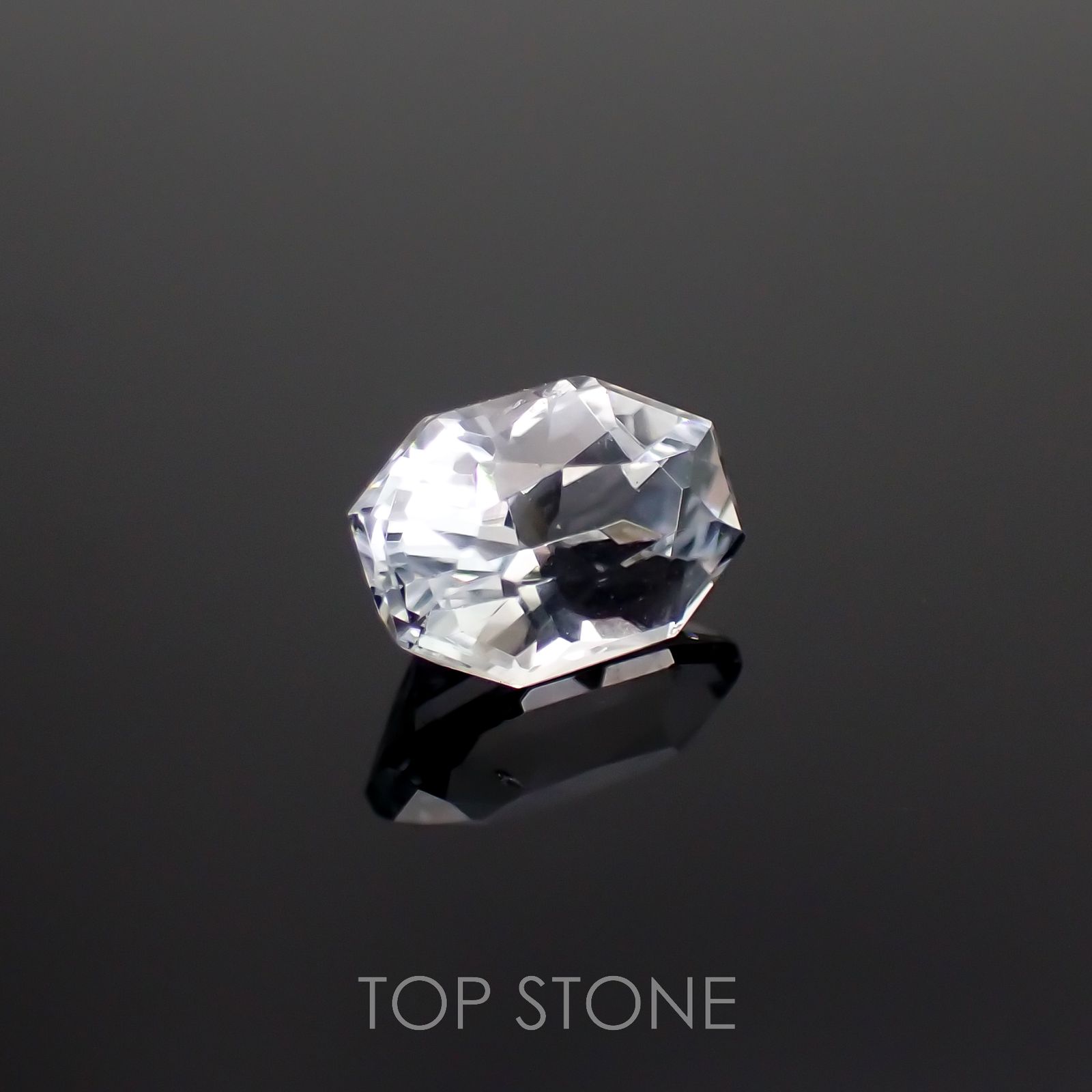 ◇カスタムカット◇セレスタイト(宝石名セレスタイト)マダガスカル産 1.385ct ソ付(彩珠)[221018689]7.3x5.2mm前後