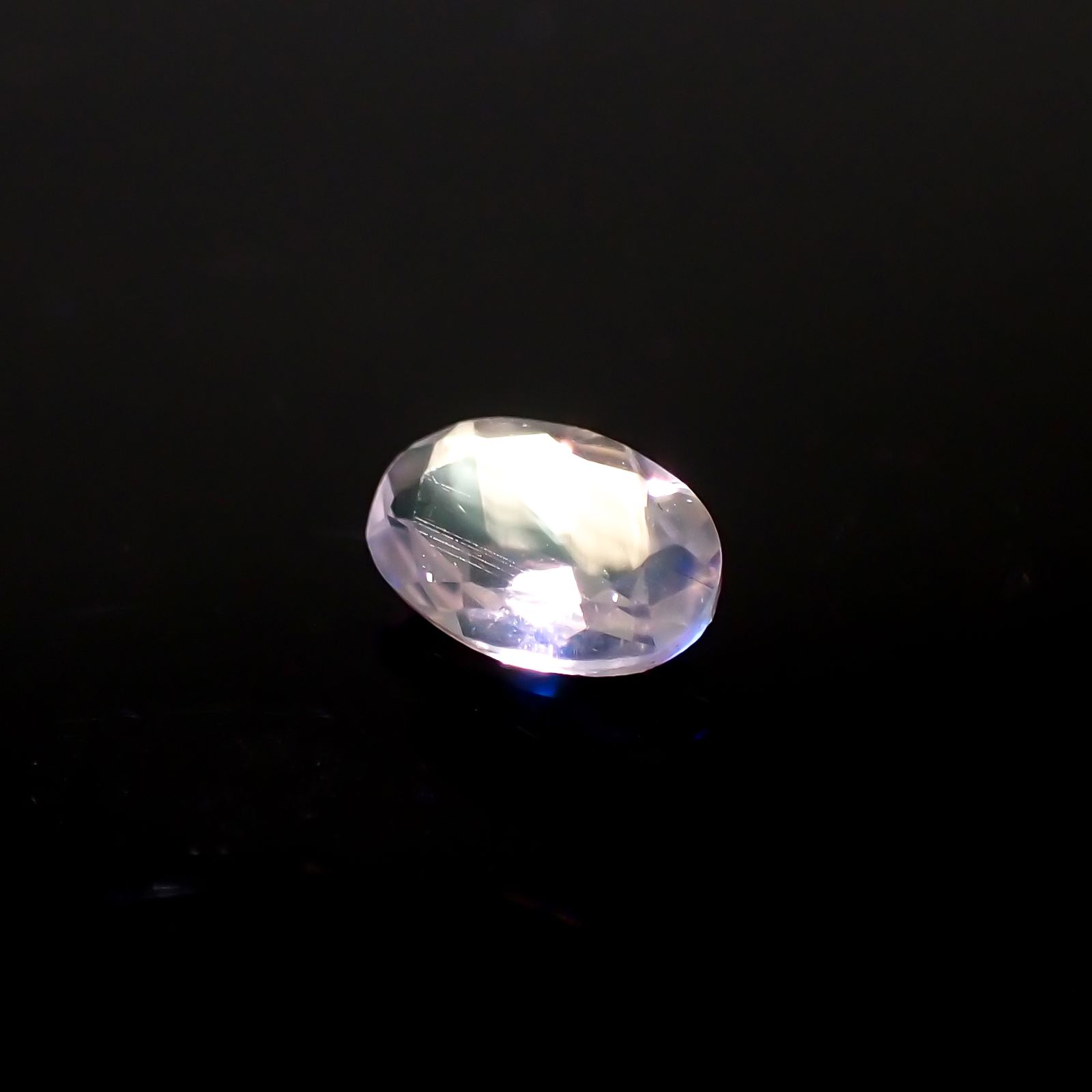 レインボームーンストーン インド・タミルナードゥ産 0.33ct[231224464]5.9x4mm前後