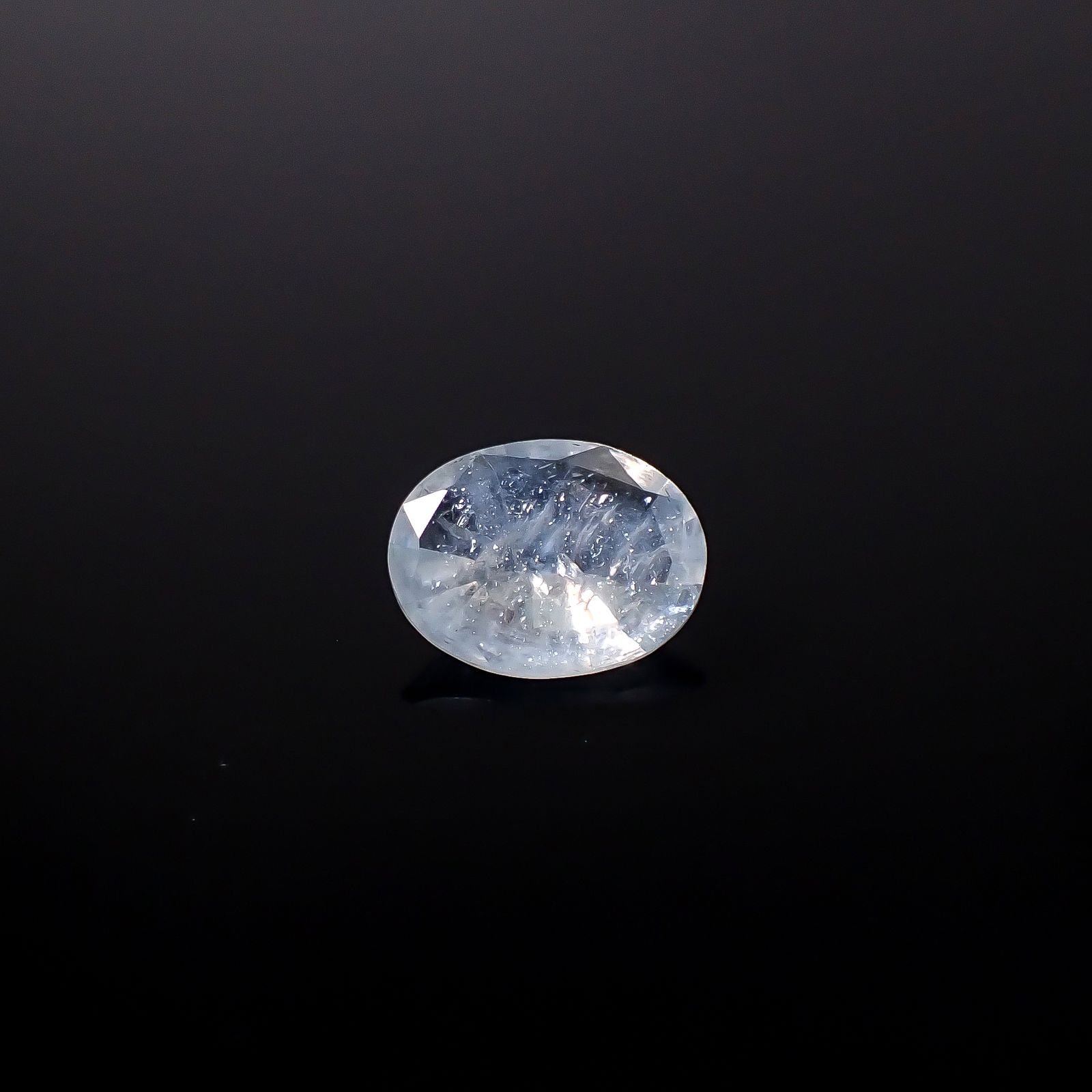 イリデッセンスアクアマリン ブラジル産 1.03ct / 8.7x6.7mm前後 [250730847]
