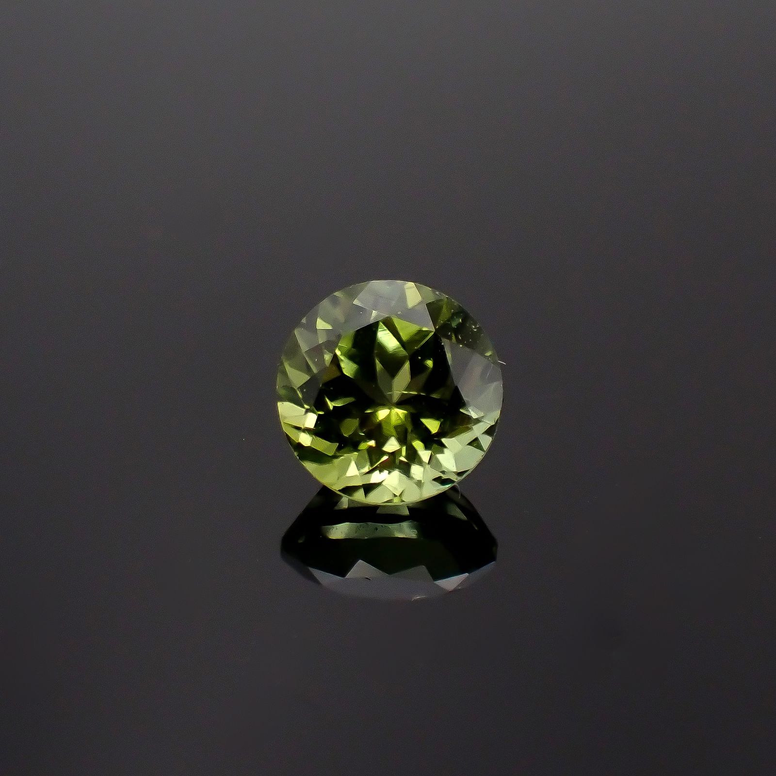 グリーントルマリン モザンビーク/コンゴ産 1.38ct[240527787]6.9x6.9mm前後